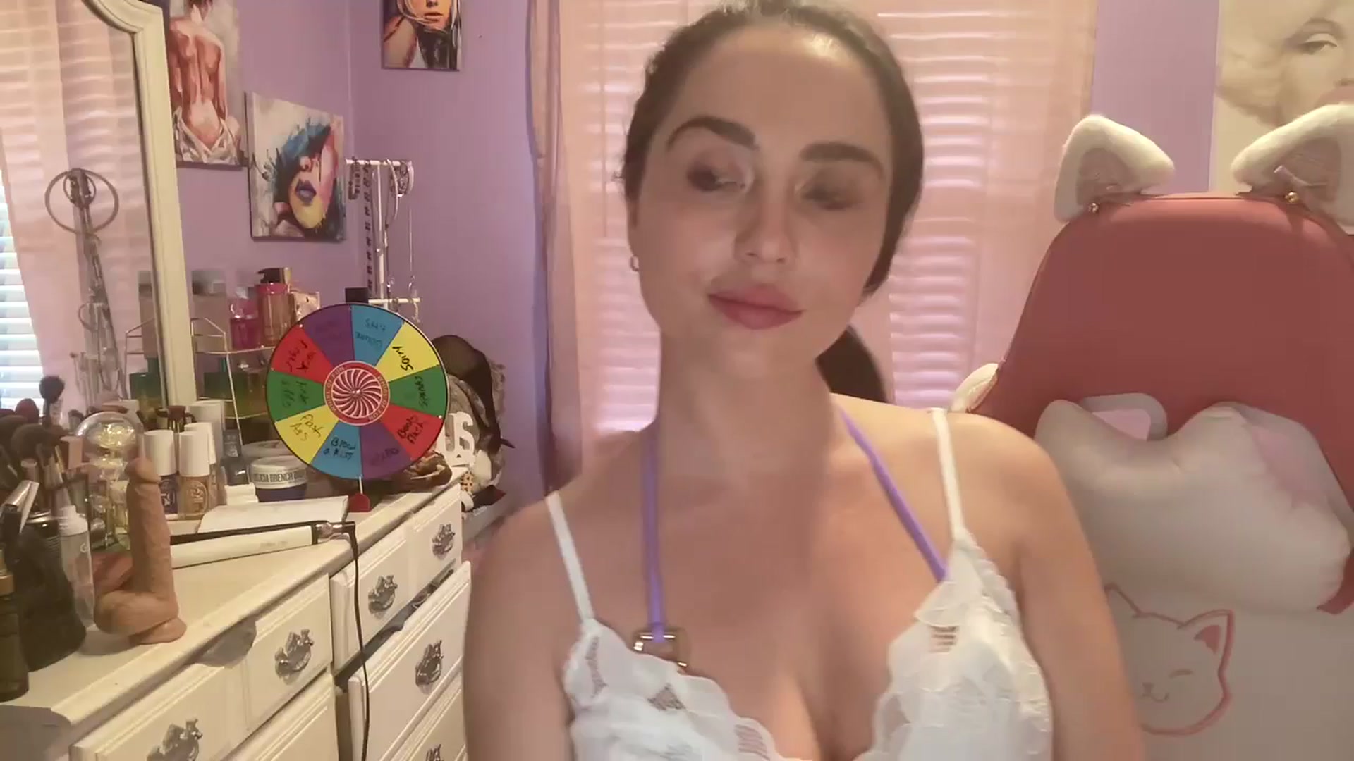 Gallery image thumbnail from Angel_baby124's myfreecams stream on, 03/26/2024, 18:01 image 1 of 20
