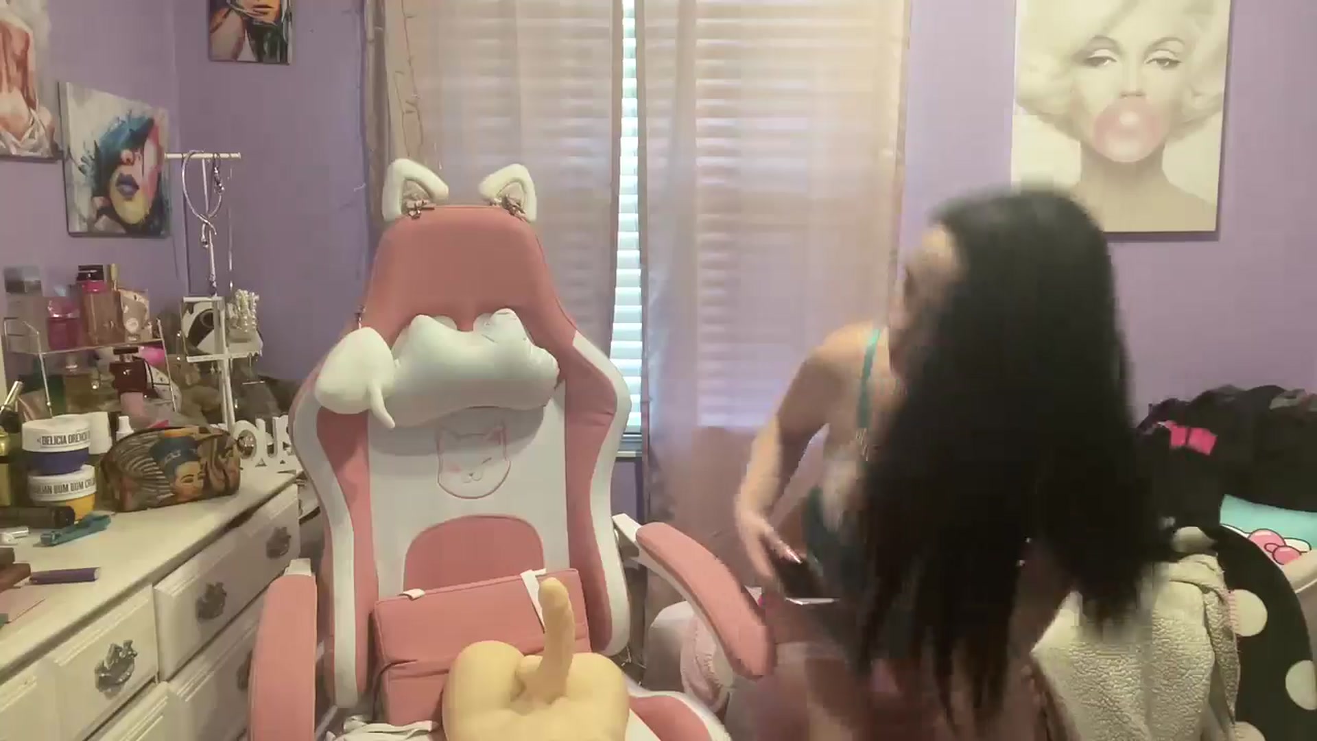 Gallery image thumbnail from Angel_baby124's myfreecams stream on, 05/02/2024, 17:19 image 4 of 20