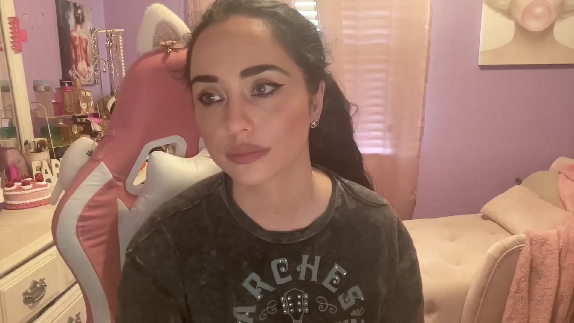 Gallery image thumbnail from Angel_baby124's myfreecams stream on, 06/01/2024, 16:00 image 2 of 20