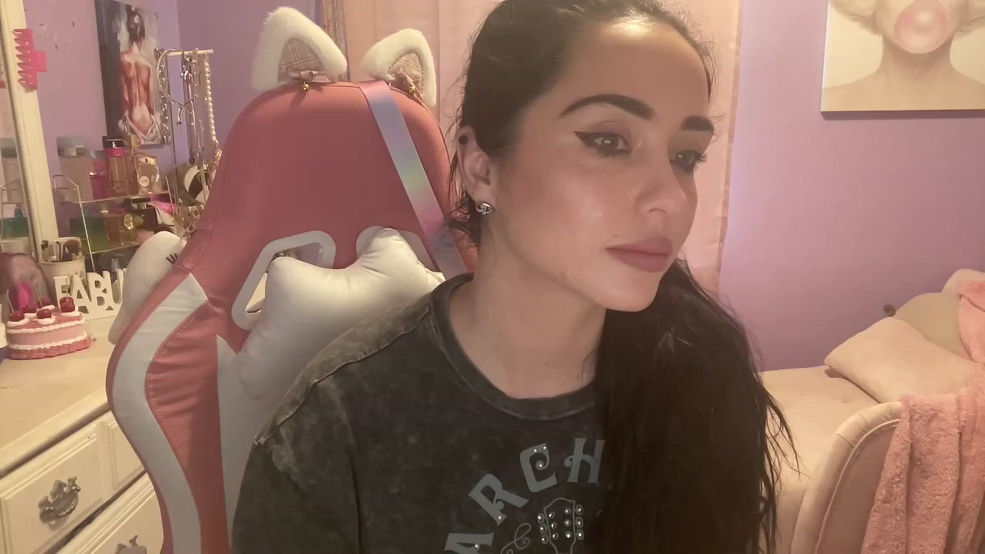 Gallery image thumbnail from Angel_baby124's myfreecams stream on, 06/01/2024, 16:00 image 1 of 20