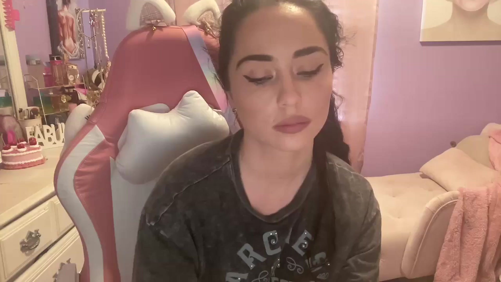 Gallery image thumbnail from Angel_baby124's myfreecams stream on, 06/01/2024, 16:00 image 9 of 20