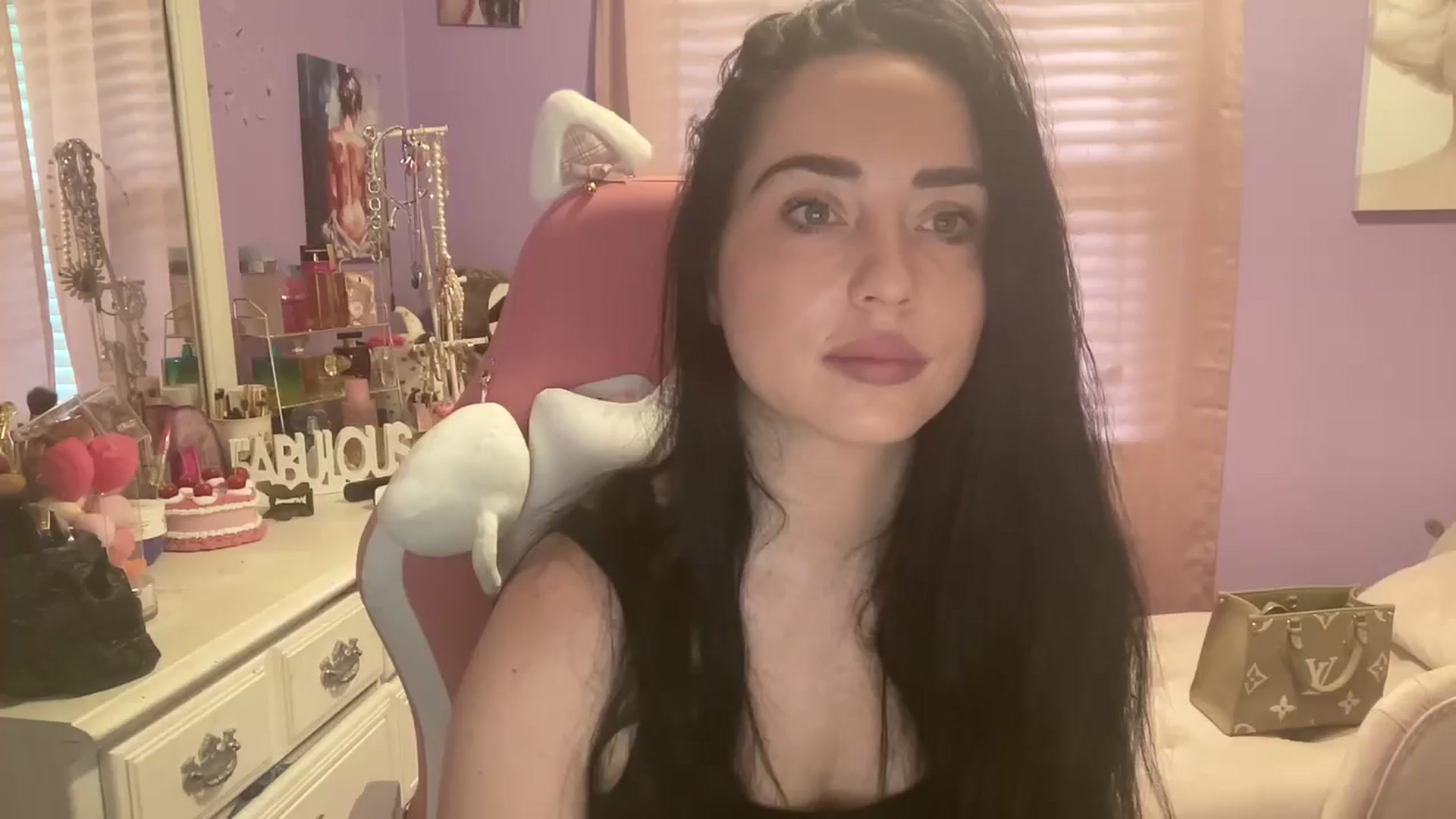 Gallery image thumbnail from Angel_baby124's myfreecams stream on, 06/10/2024, 14:33 image 1 of 20