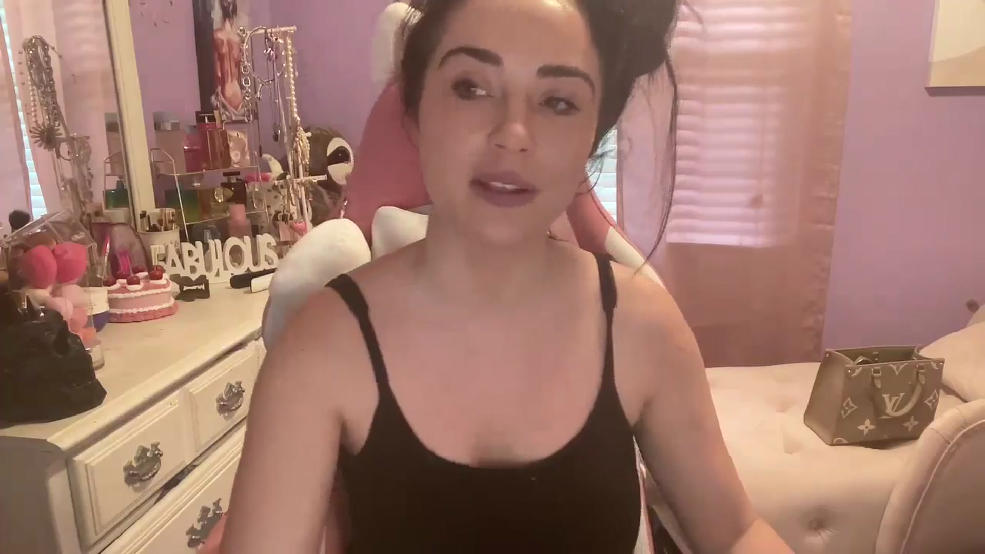 Gallery image thumbnail from Angel_baby124's myfreecams stream on, 06/10/2024, 14:33 image 5 of 20