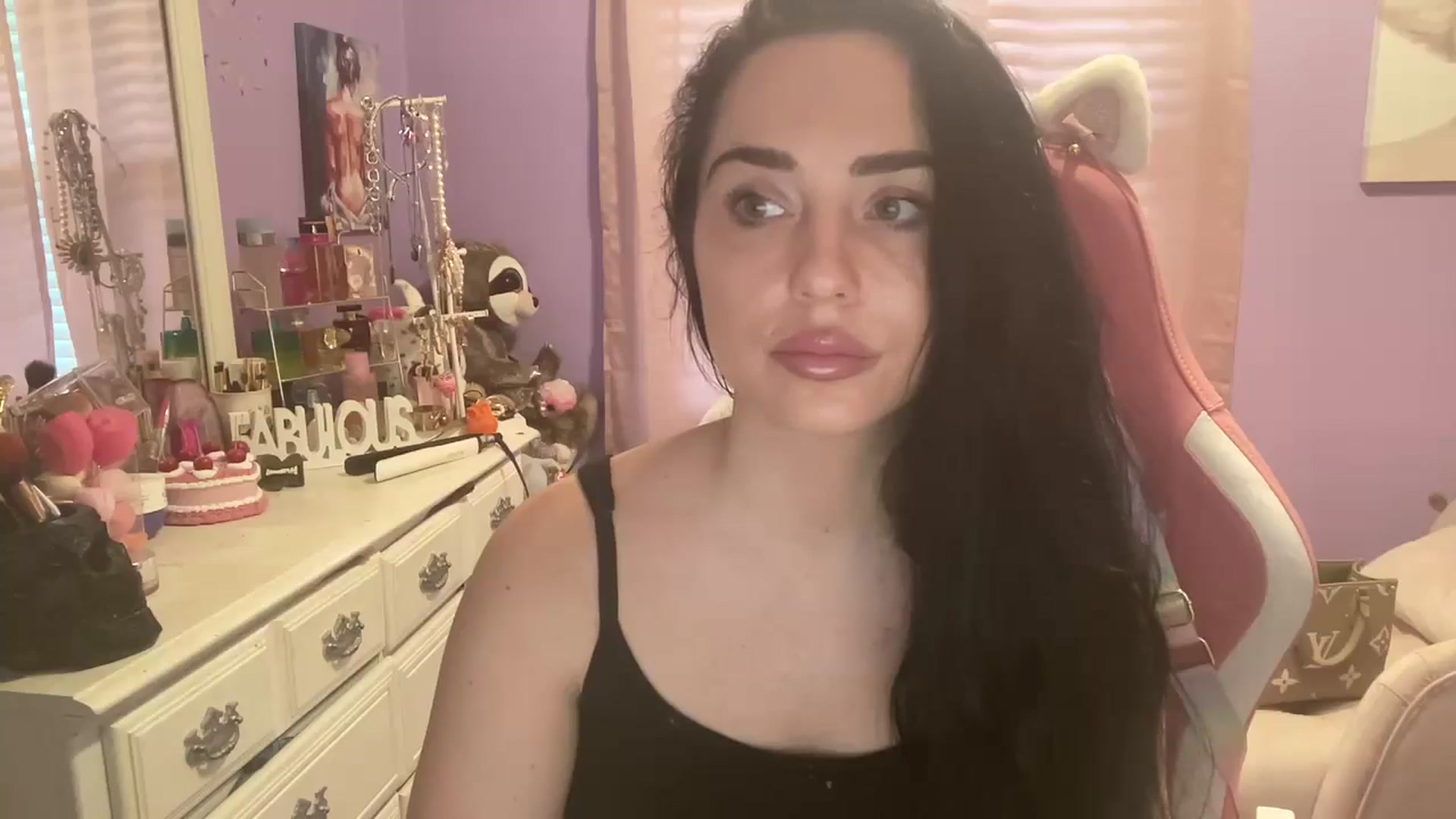 Gallery image thumbnail from Angel_baby124's myfreecams stream on, 06/10/2024, 14:33 image 17 of 20