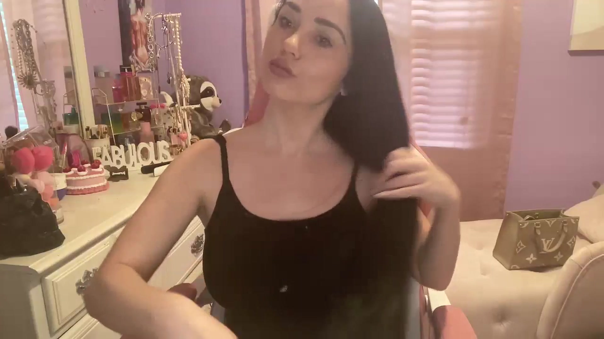 Gallery image thumbnail from Angel_baby124's myfreecams stream on, 06/10/2024, 14:33 image 2 of 20