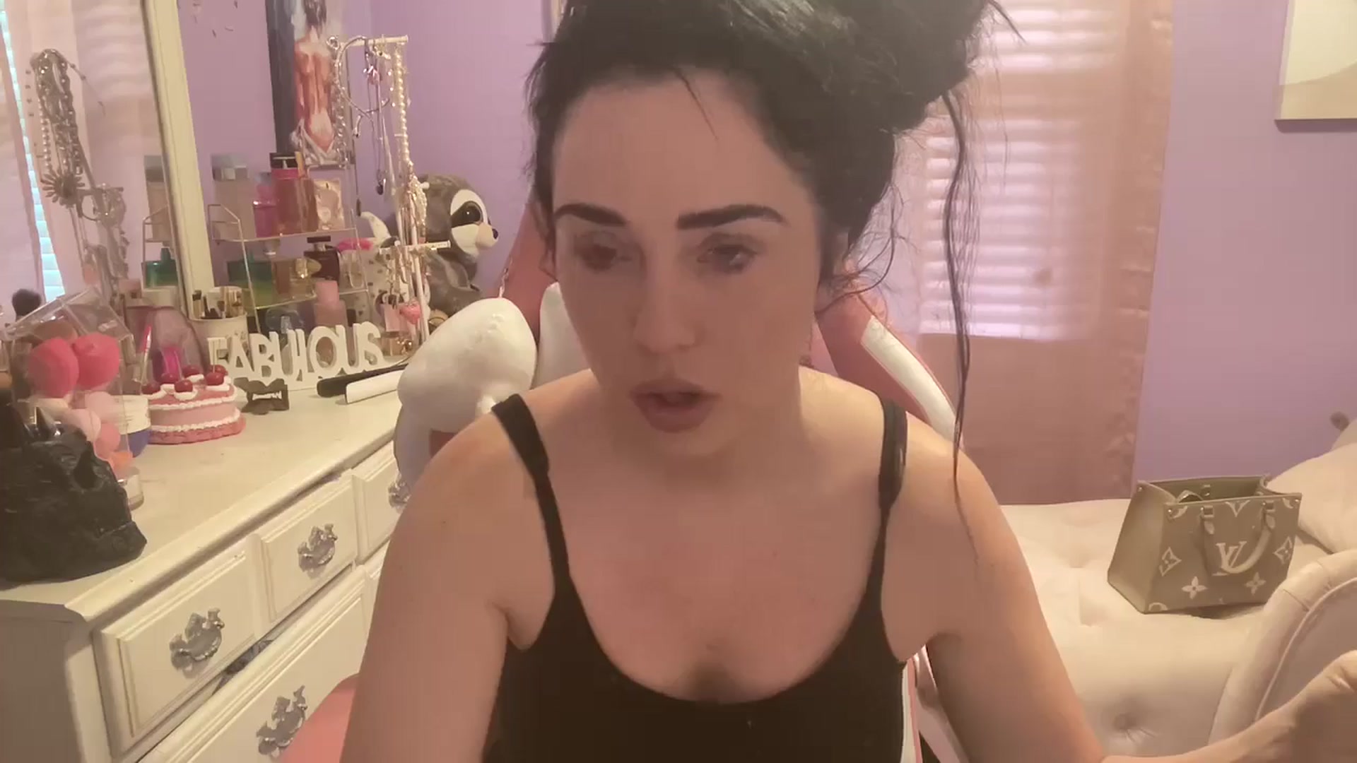 Gallery image thumbnail from Angel_baby124's myfreecams stream on, 06/10/2024, 14:33 image 7 of 20
