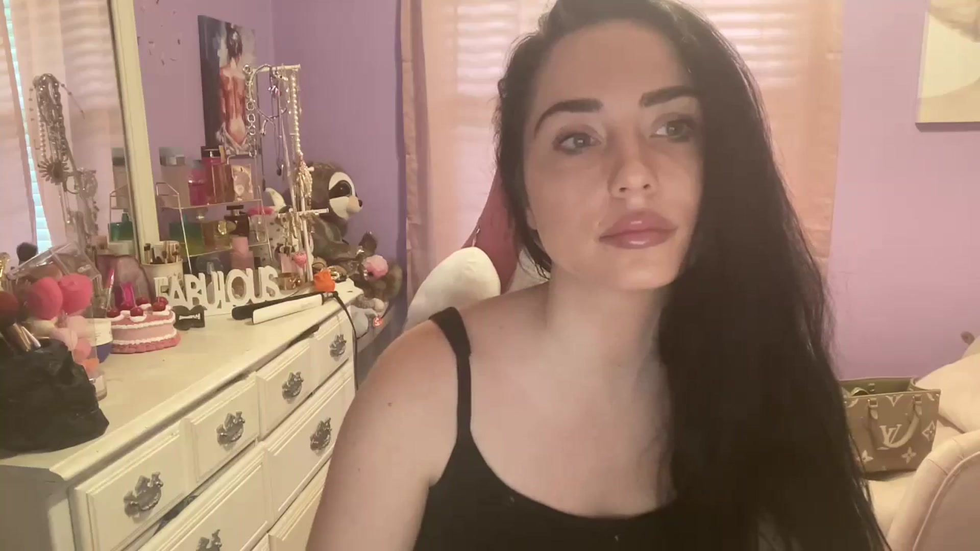 Gallery image thumbnail from Angel_baby124's myfreecams stream on, 06/10/2024, 14:33 image 18 of 20