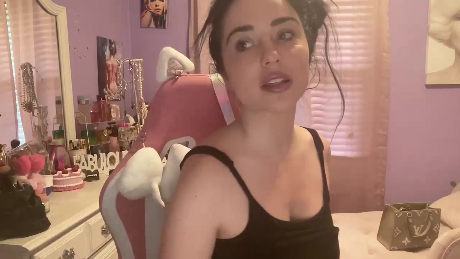 Gallery image thumbnail from Angel_baby124's myfreecams stream on, 06/10/2024, 14:33 image 12 of 20