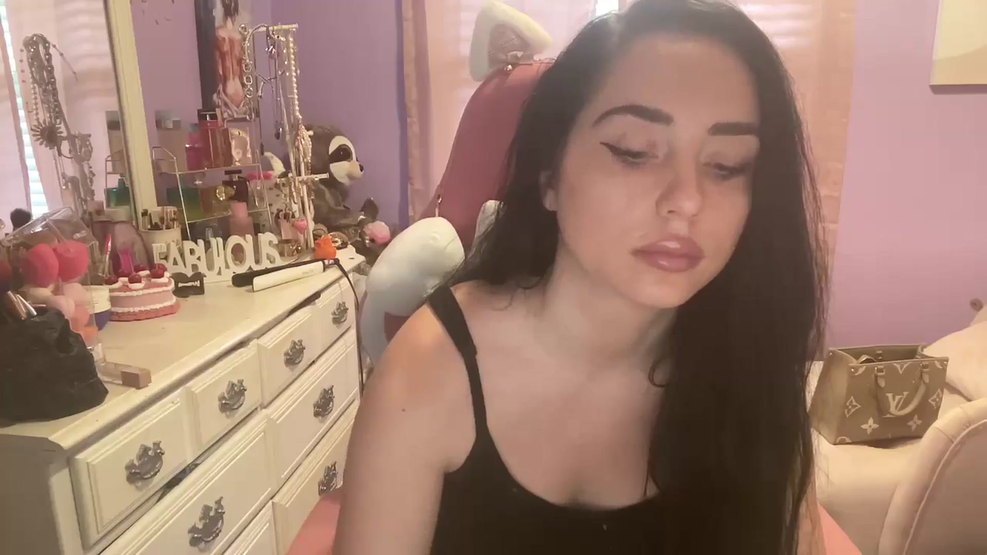 Gallery image thumbnail from Angel_baby124's myfreecams stream on, 06/10/2024, 15:03 image 9 of 20