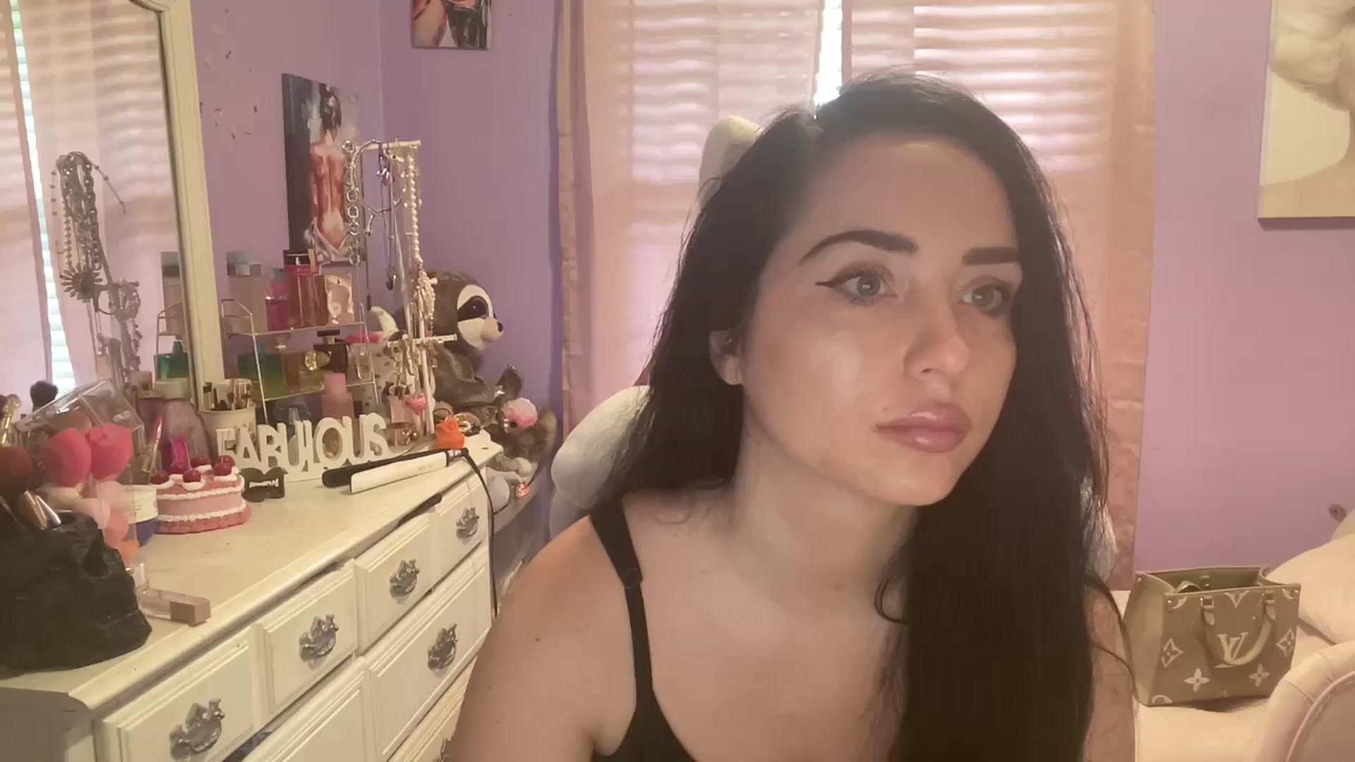 Gallery image thumbnail from Angel_baby124's myfreecams stream on, 06/10/2024, 15:03 image 10 of 20