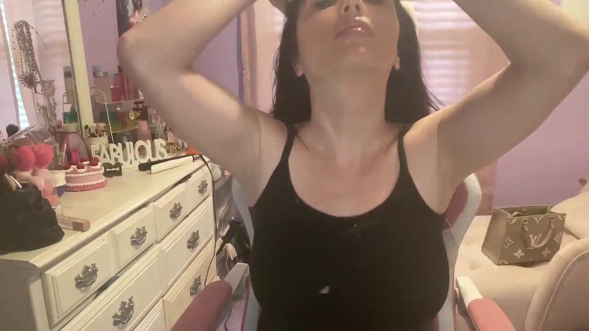 Gallery image thumbnail from Angel_baby124's myfreecams stream on, 06/10/2024, 15:03 image 7 of 20