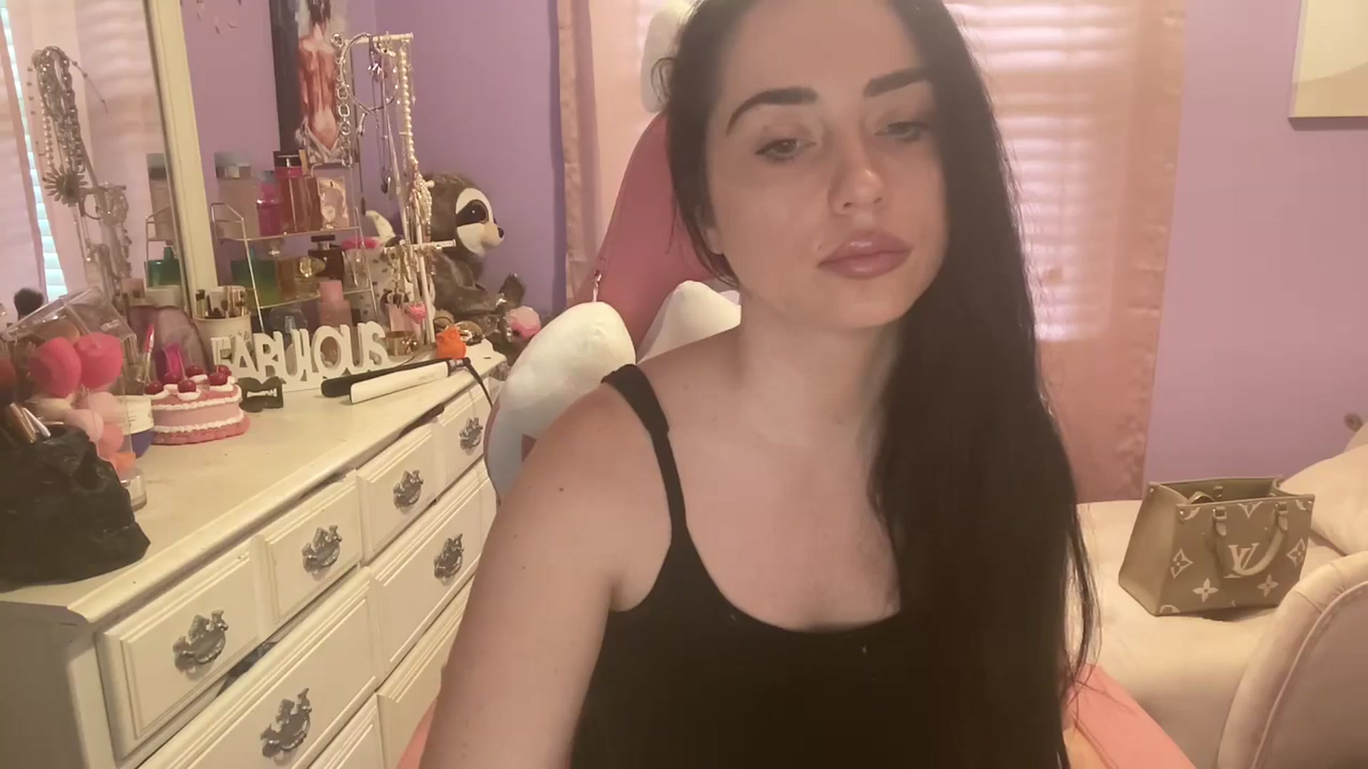 Gallery image thumbnail from Angel_baby124's myfreecams stream on, 06/10/2024, 15:03 image 3 of 20
