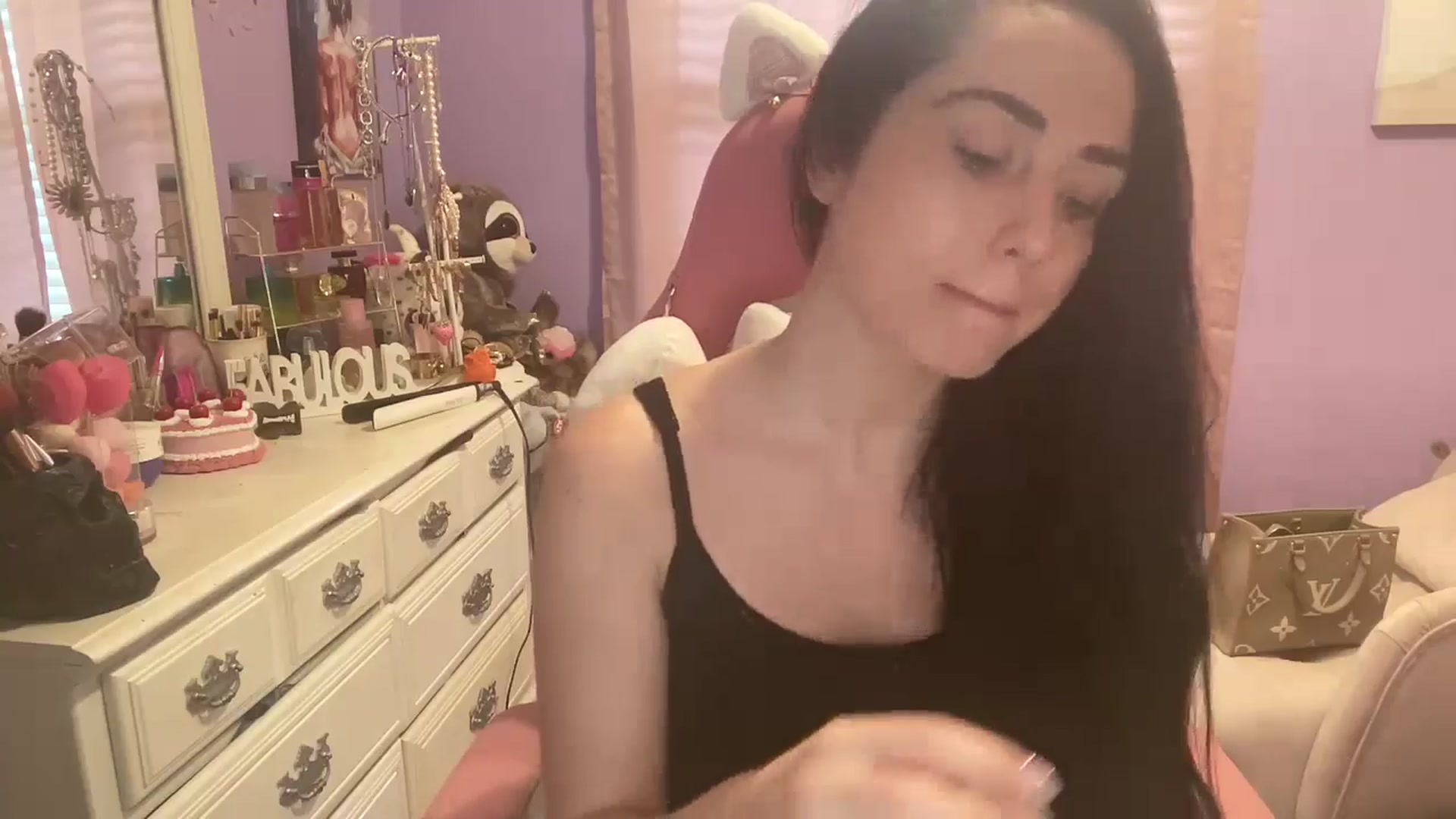 Gallery image thumbnail from Angel_baby124's myfreecams stream on, 06/10/2024, 15:03 image 4 of 20