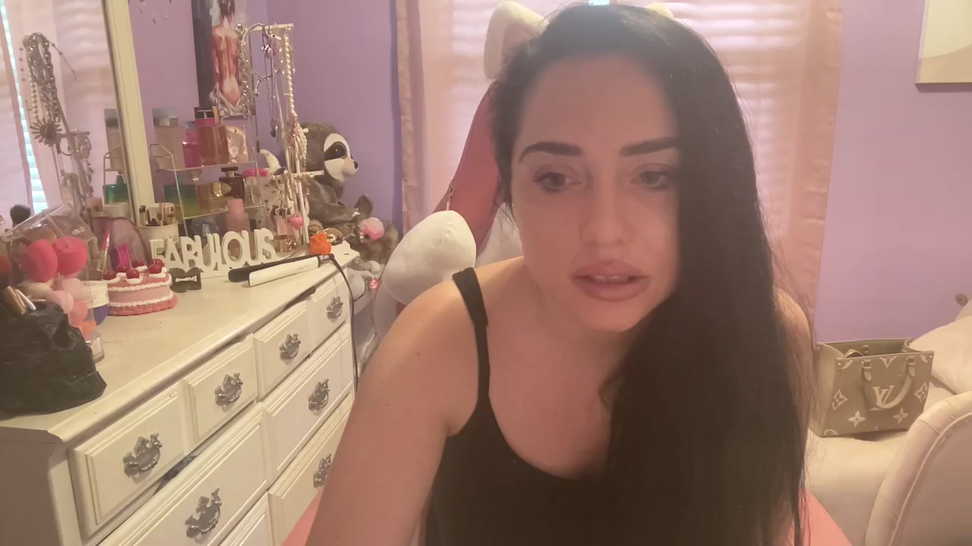 Gallery image thumbnail from Angel_baby124's myfreecams stream on, 06/10/2024, 15:03 image 5 of 20