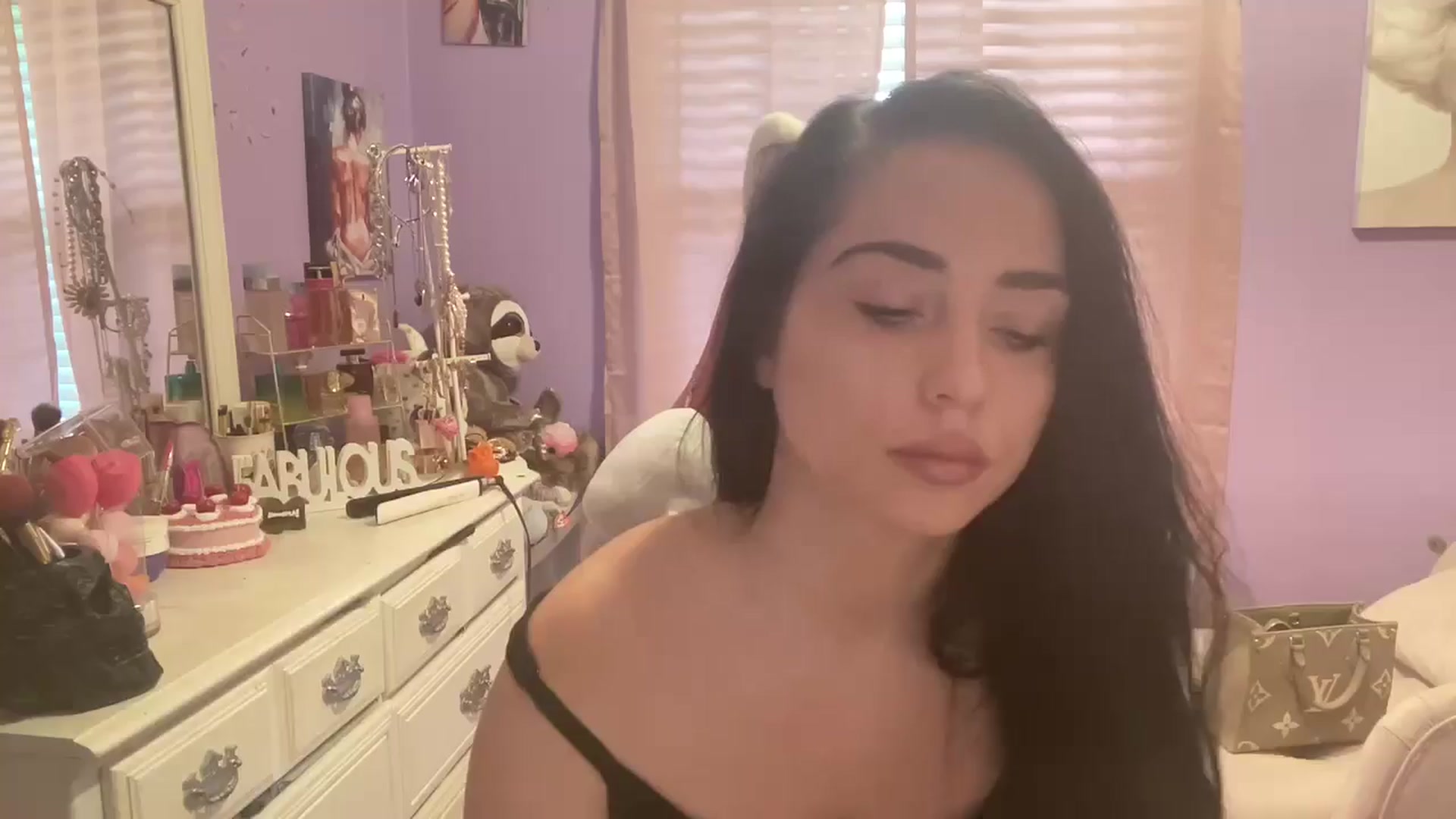 Gallery image thumbnail from Angel_baby124's myfreecams stream on, 06/10/2024, 15:03 image 1 of 20