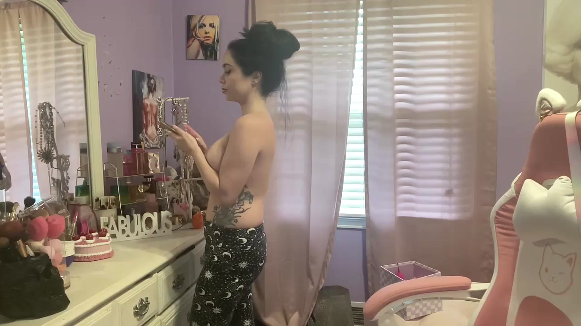 Gallery image thumbnail from Angel_baby124's myfreecams stream on, 06/10/2024, 19:36 image 11 of 20