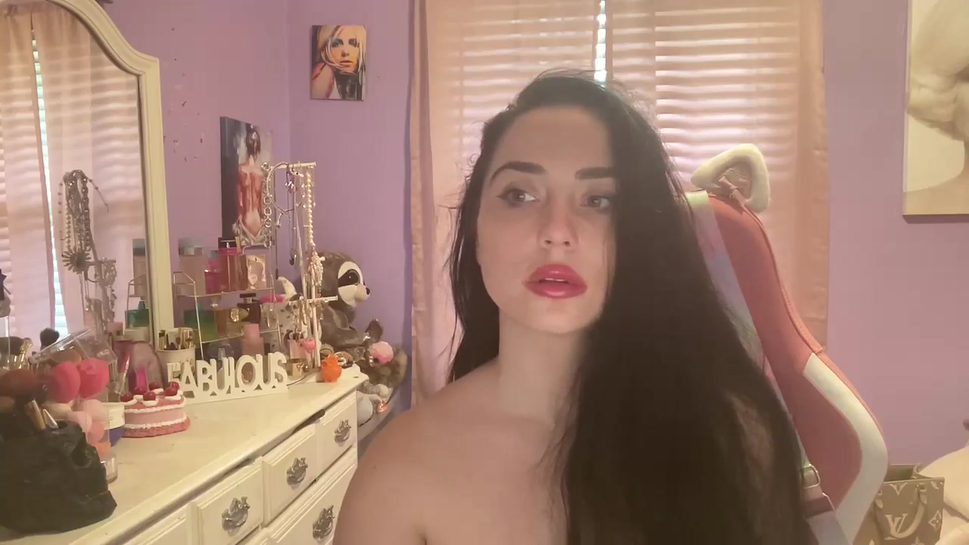 Gallery image thumbnail from Angel_baby124's myfreecams stream on, 06/10/2024, 19:36 image 12 of 20