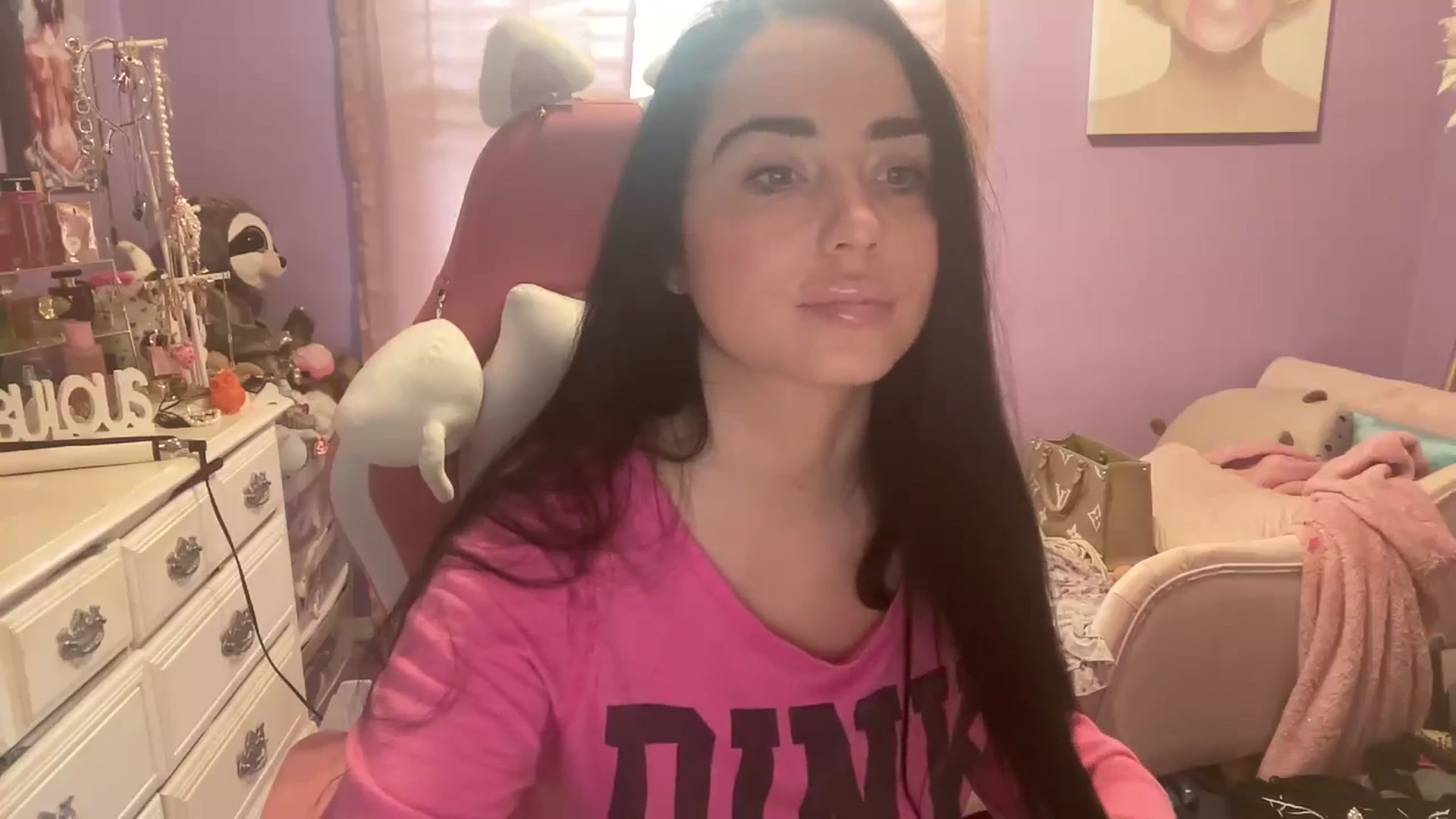 Gallery image thumbnail from Angel_baby124's myfreecams stream on, 06/11/2024, 15:36 image 4 of 20