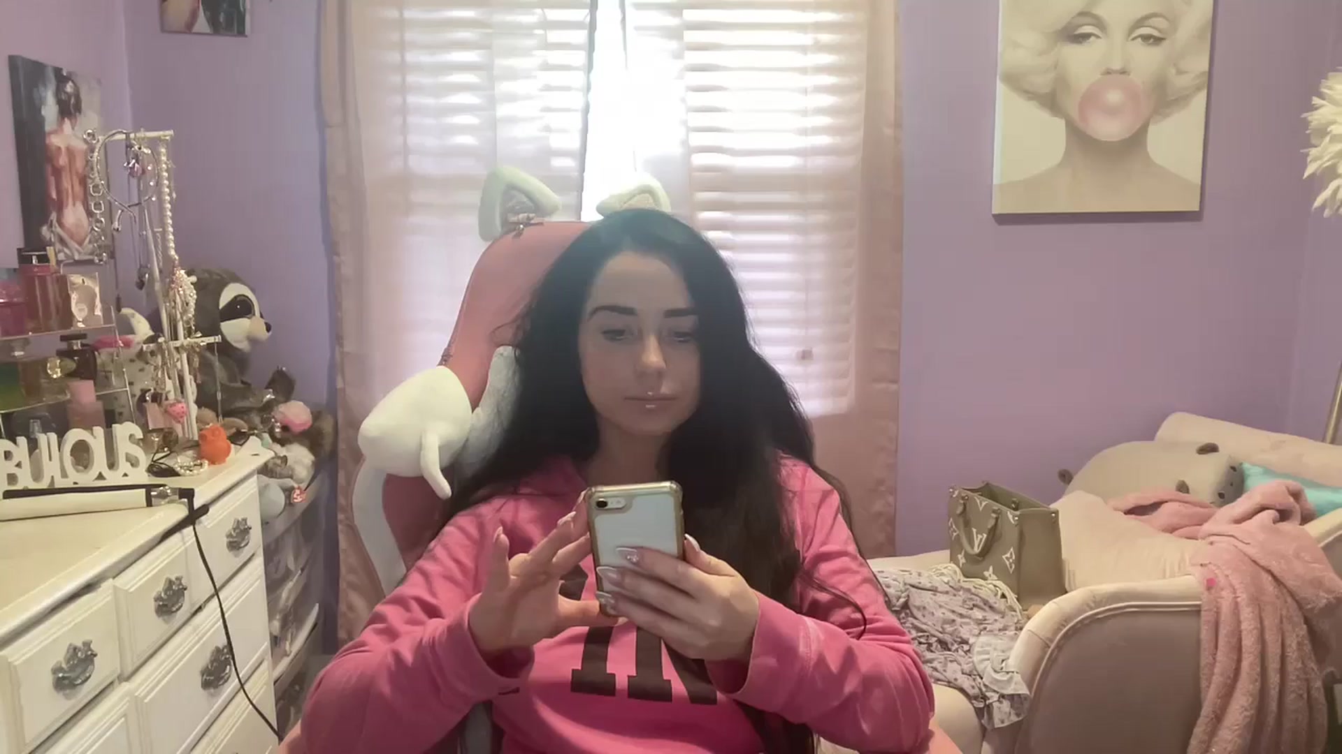 Gallery image thumbnail from Angel_baby124's myfreecams stream on, 06/11/2024, 15:36 image 6 of 20