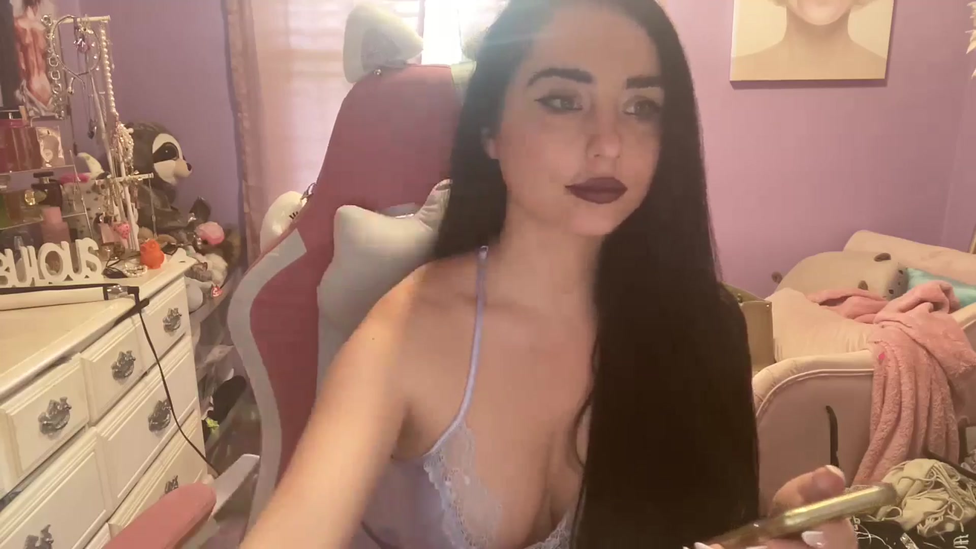 Gallery image thumbnail from Angel_baby124's myfreecams stream on, 06/11/2024, 16:33 image 18 of 20