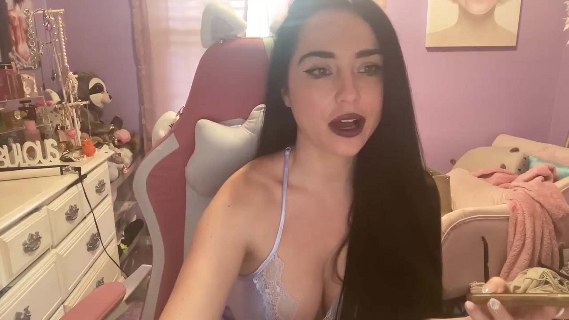 Gallery image thumbnail from Angel_baby124's myfreecams stream on, 06/11/2024, 16:33 image 19 of 20