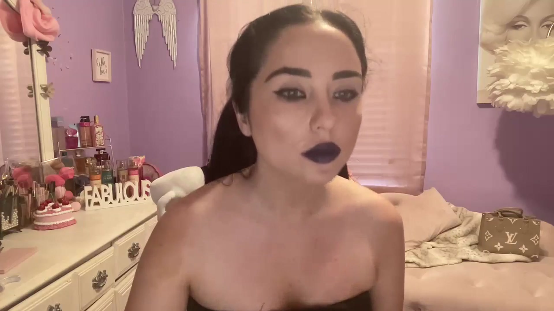 Gallery image thumbnail from Angel_baby124's myfreecams stream on, 07/07/2024, 16:18 image 18 of 20
