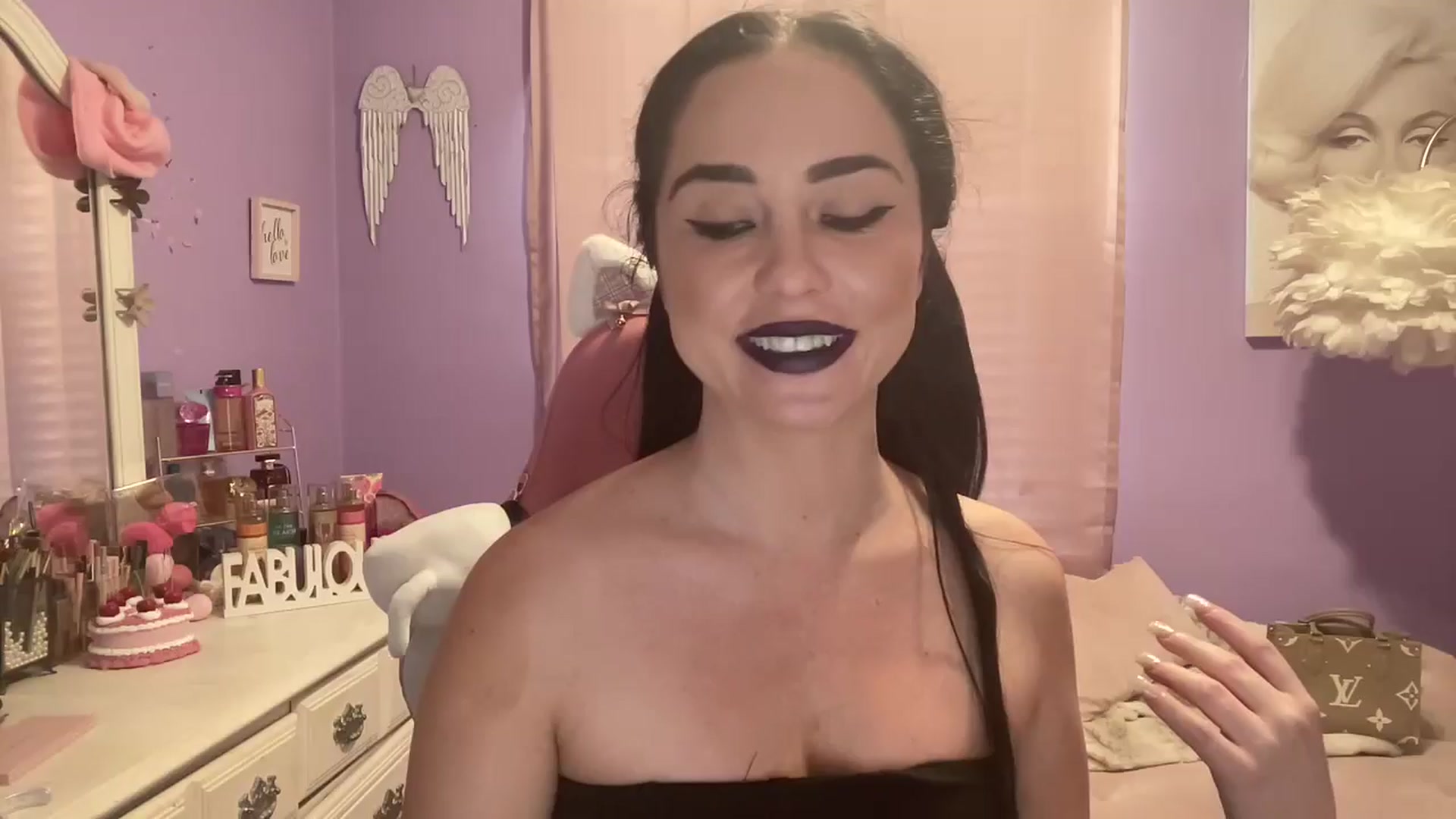 Gallery image thumbnail from Angel_baby124's myfreecams stream on, 07/07/2024, 16:18 image 3 of 20
