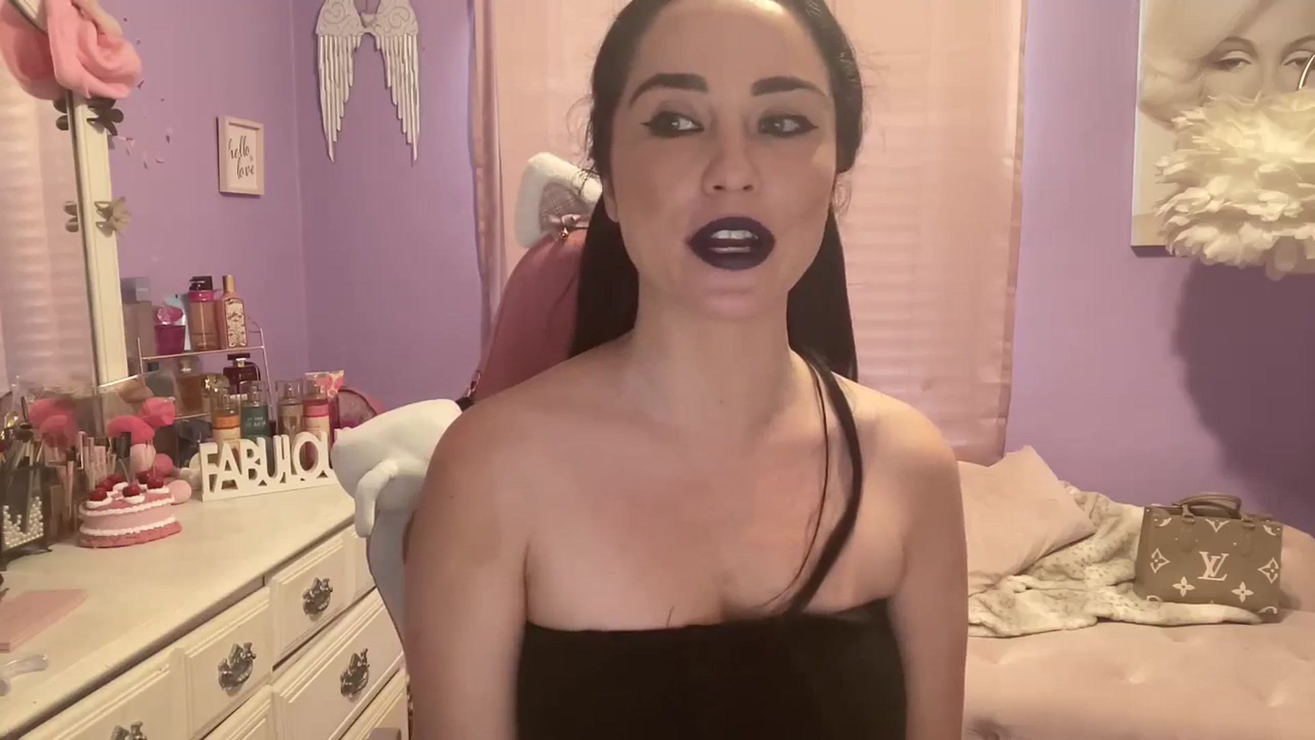 Gallery image thumbnail from Angel_baby124's myfreecams stream on, 07/07/2024, 16:18 image 6 of 20