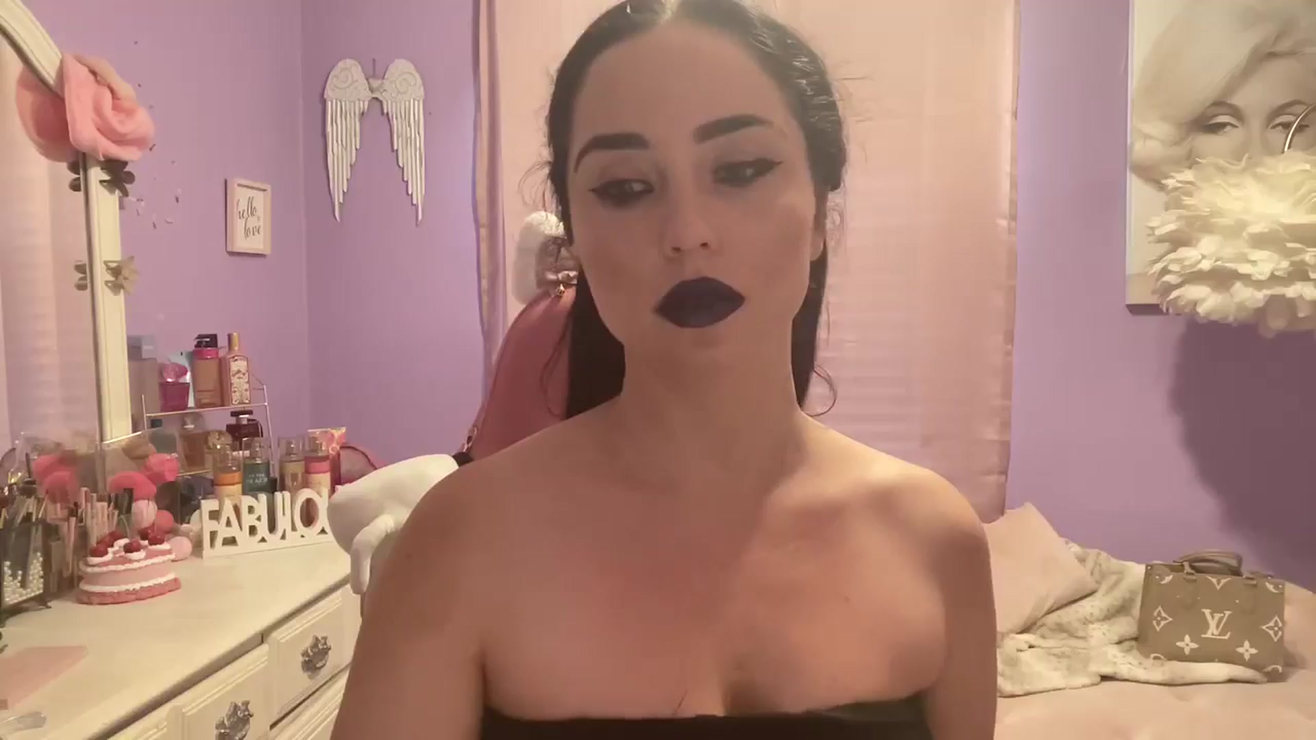 Gallery image thumbnail from Angel_baby124's myfreecams stream on, 07/07/2024, 16:18 image 2 of 20