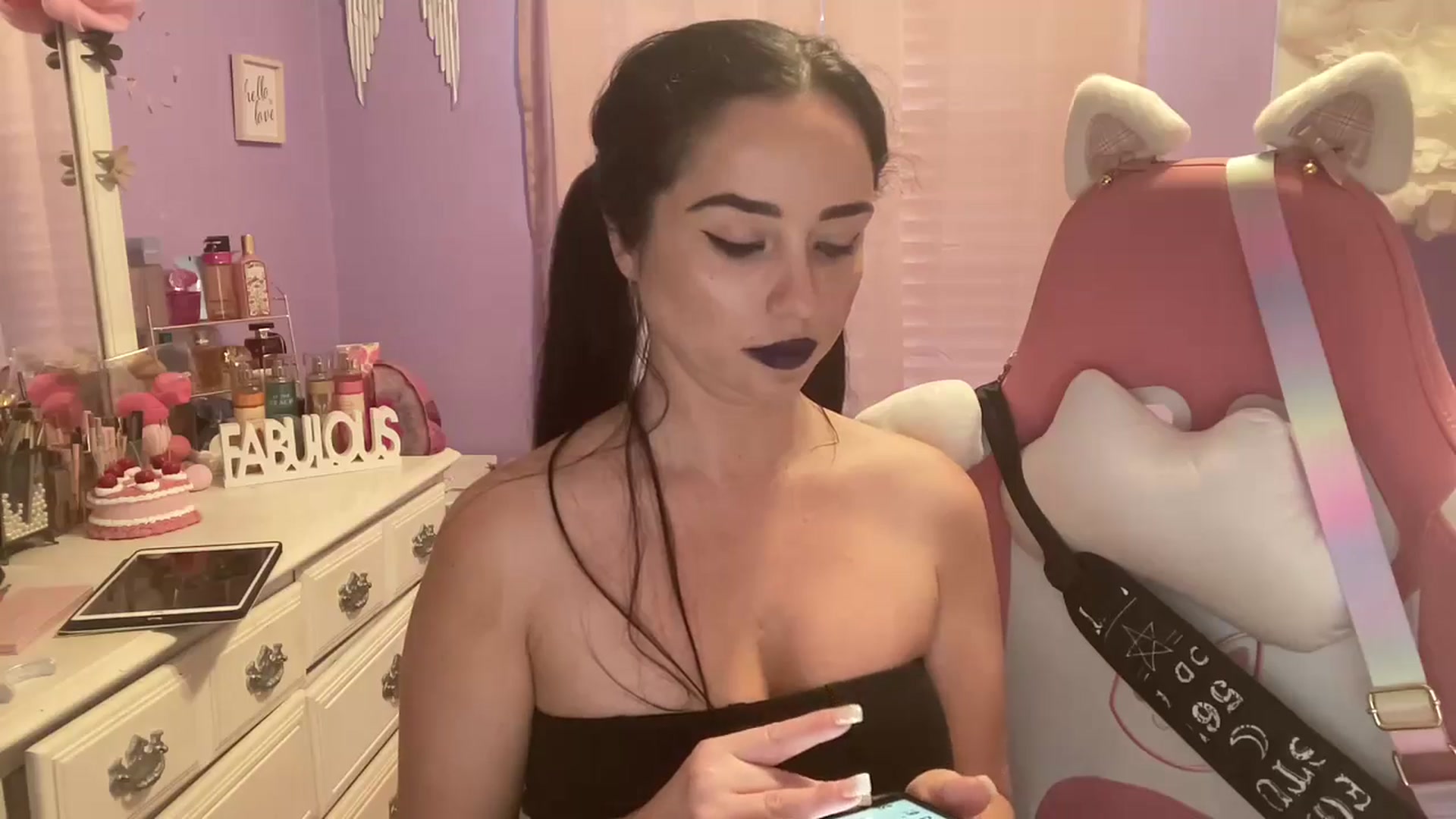 Gallery image thumbnail from Angel_baby124's myfreecams stream on, 07/07/2024, 17:03 image 16 of 20