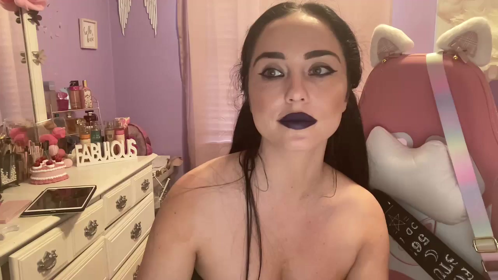 Gallery image thumbnail from Angel_baby124's myfreecams stream on, 07/07/2024, 17:03 image 17 of 20