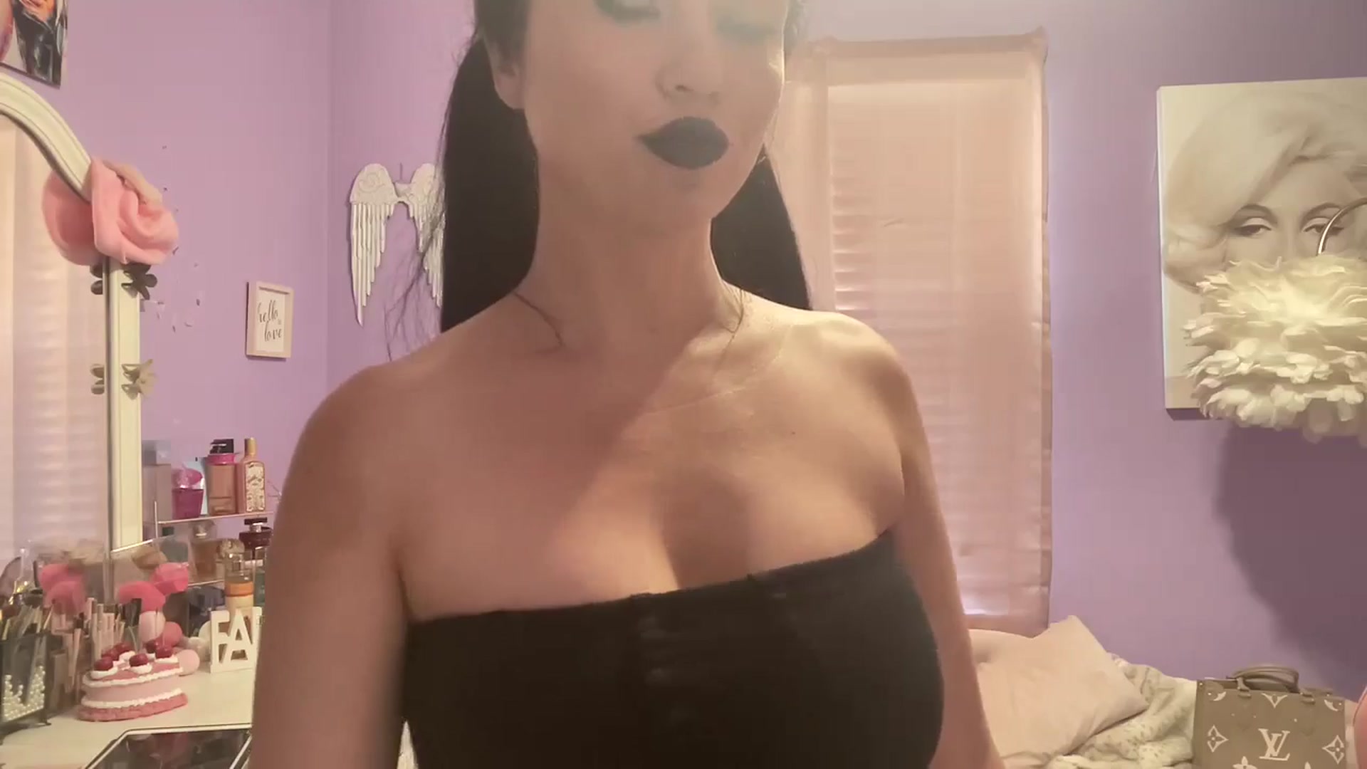Gallery image thumbnail from Angel_baby124's myfreecams stream on, 07/07/2024, 17:03 image 5 of 20