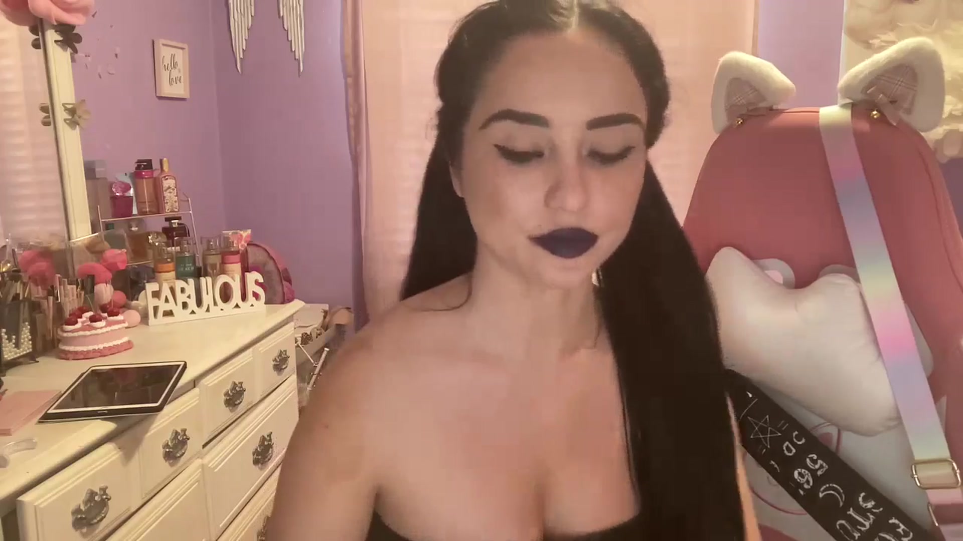 Gallery image thumbnail from Angel_baby124's myfreecams stream on, 07/07/2024, 17:03 image 8 of 20