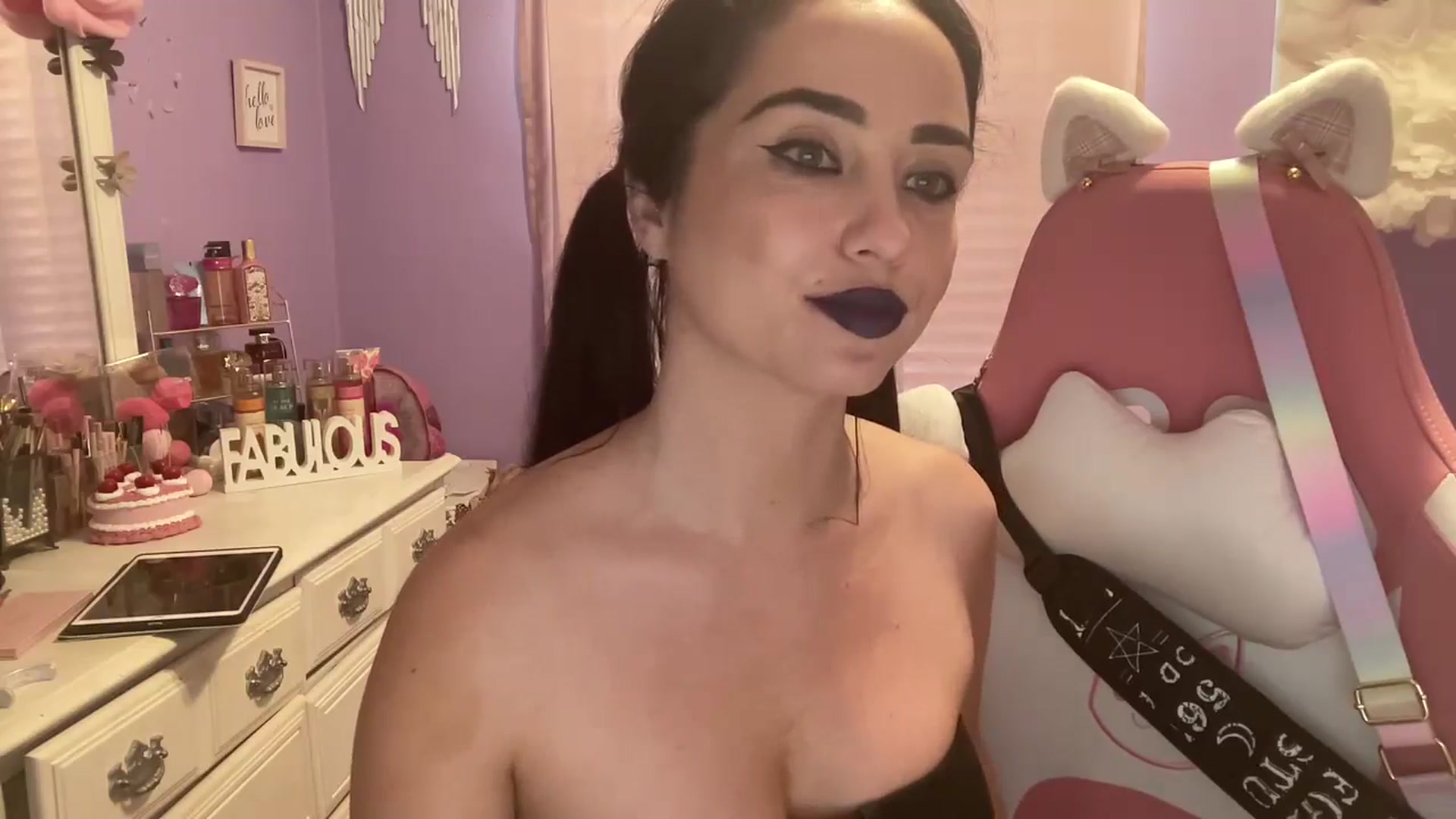Gallery image thumbnail from Angel_baby124's myfreecams stream on, 07/07/2024, 17:03 image 7 of 20