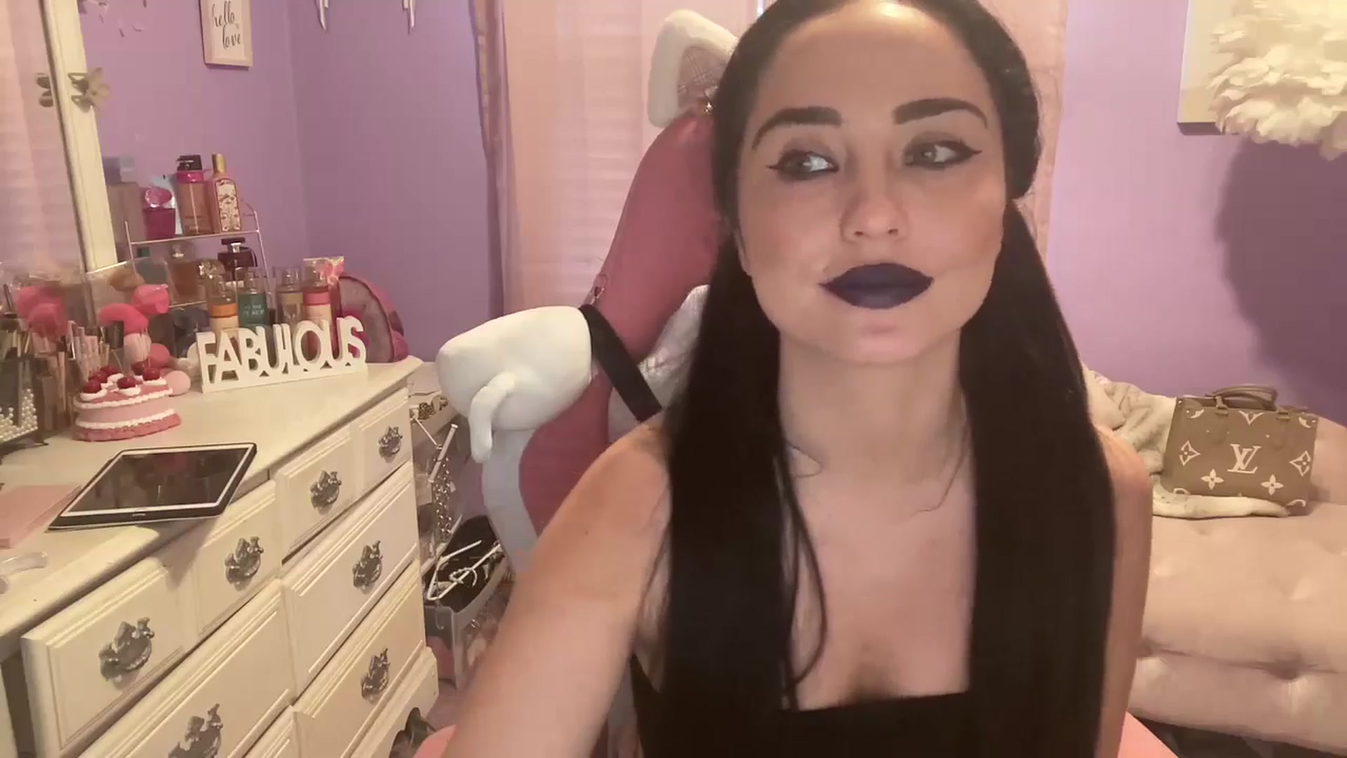 Gallery image thumbnail from Angel_baby124's myfreecams stream on, 07/07/2024, 17:03 image 3 of 20