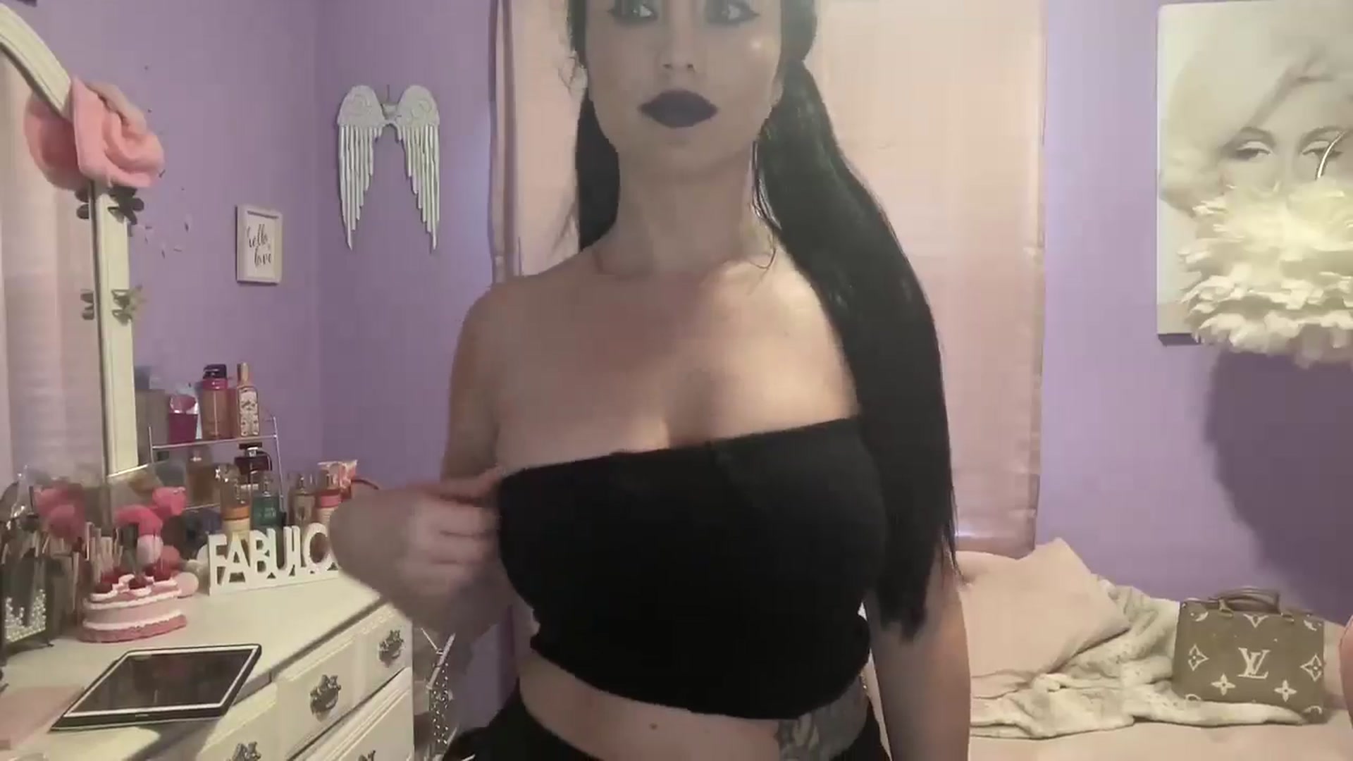 Gallery image thumbnail from Angel_baby124's myfreecams stream on, 07/07/2024, 17:03 image 4 of 20