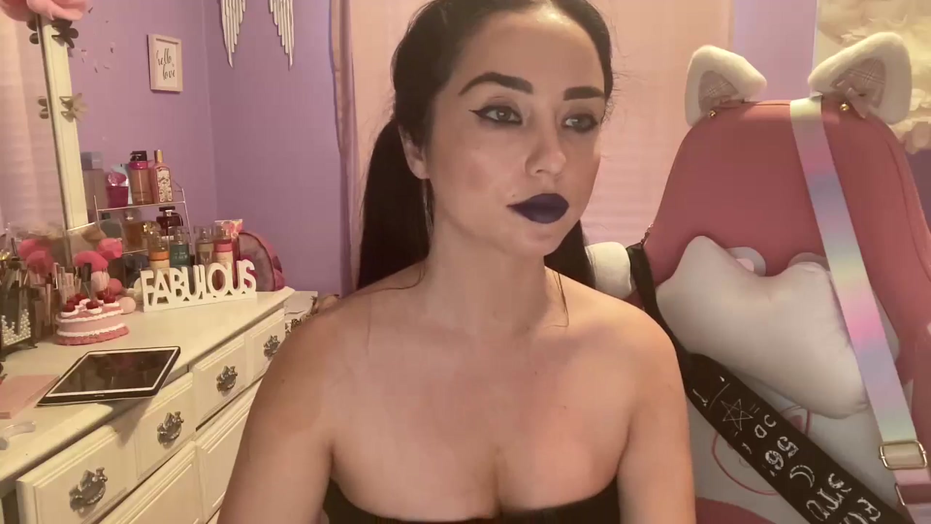 Gallery image thumbnail from Angel_baby124's myfreecams stream on, 07/07/2024, 17:03 image 15 of 20