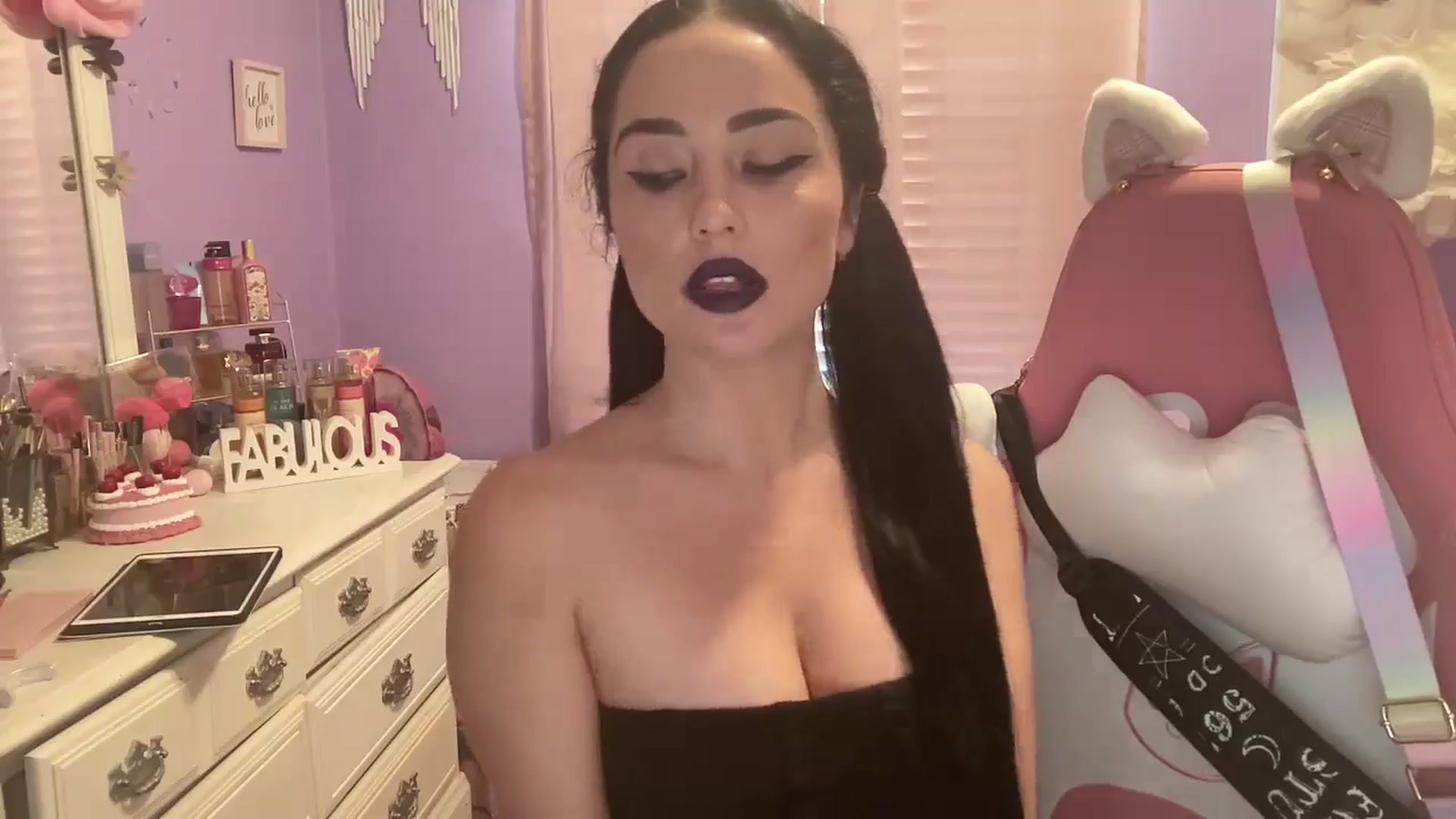 Gallery image thumbnail from Angel_baby124's myfreecams stream on, 07/07/2024, 17:03 image 10 of 20