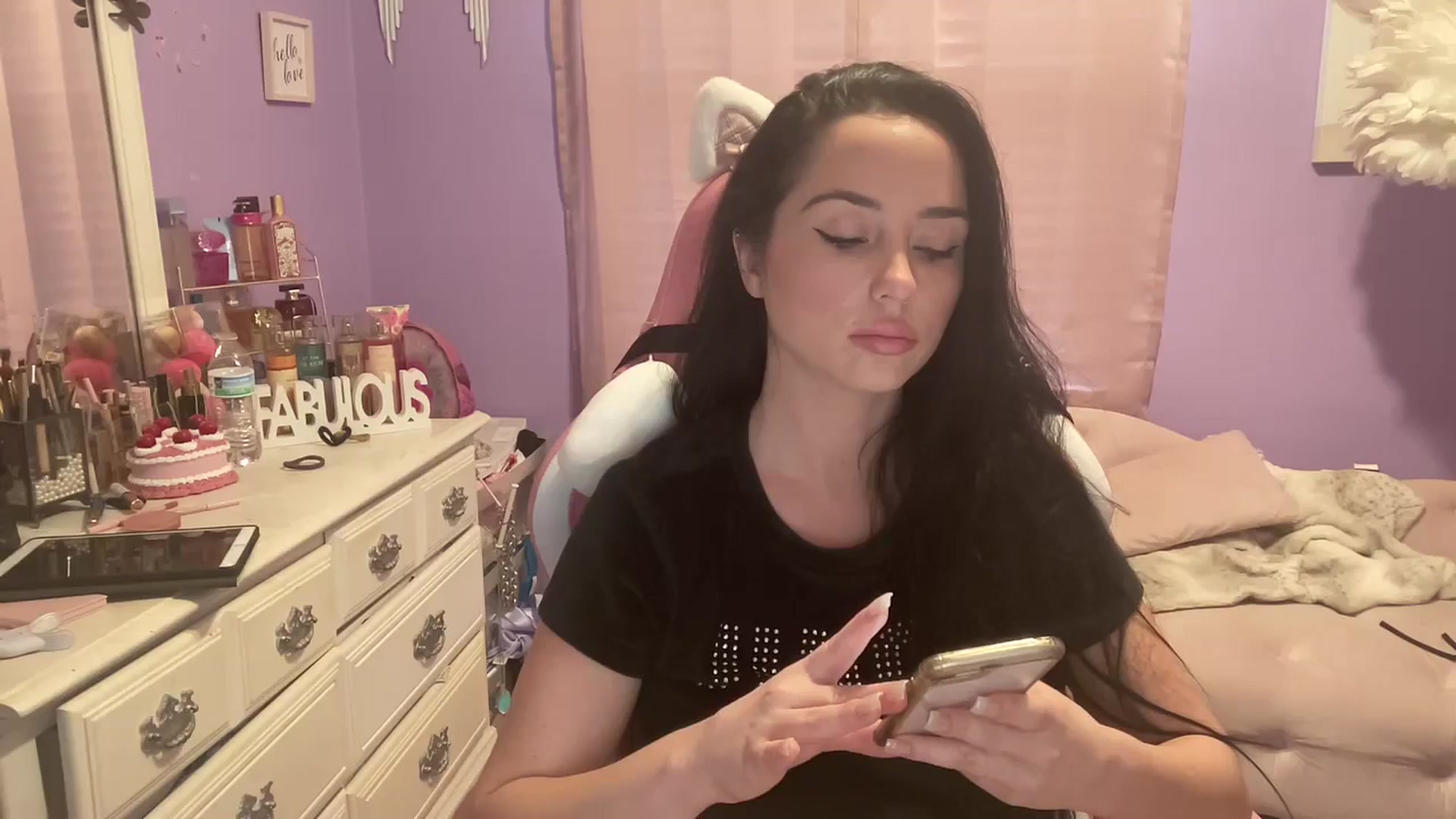 Gallery image thumbnail from Angel_baby124's myfreecams stream on, 07/10/2024, 16:29 image 10 of 20