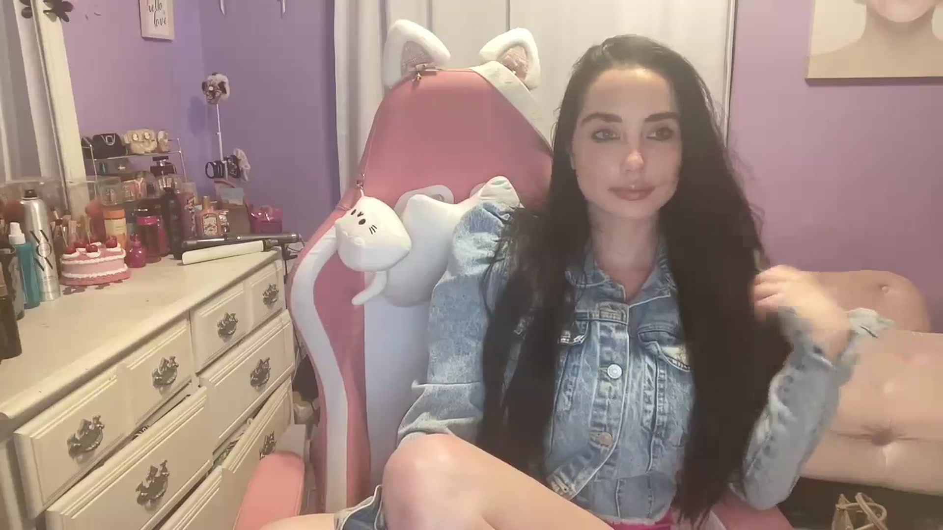 Gallery image thumbnail from Angel_baby124's myfreecams stream on, 09/08/2024, 16:59 image 13 of 20