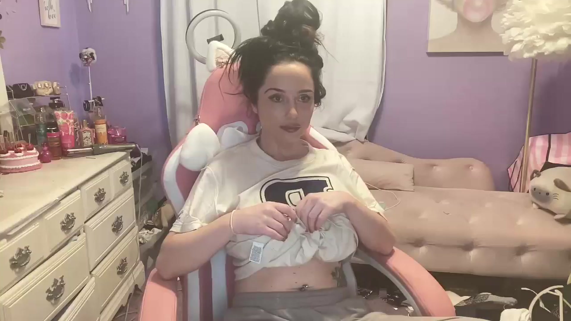 Gallery image thumbnail from Angel_baby124's myfreecams stream on, 09/21/2024, 18:13 image 15 of 20