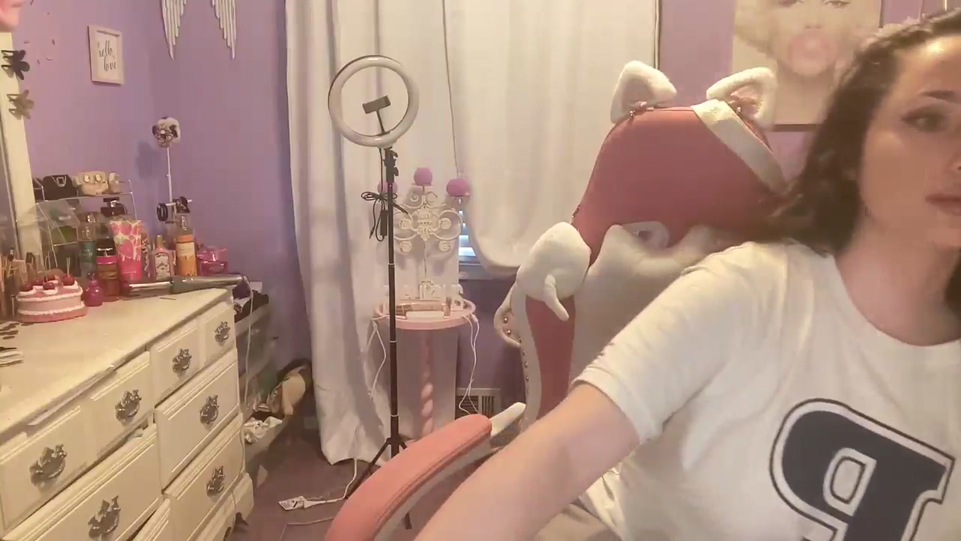 Gallery image thumbnail from Angel_baby124's myfreecams stream on, 09/21/2024, 18:13 image 2 of 20
