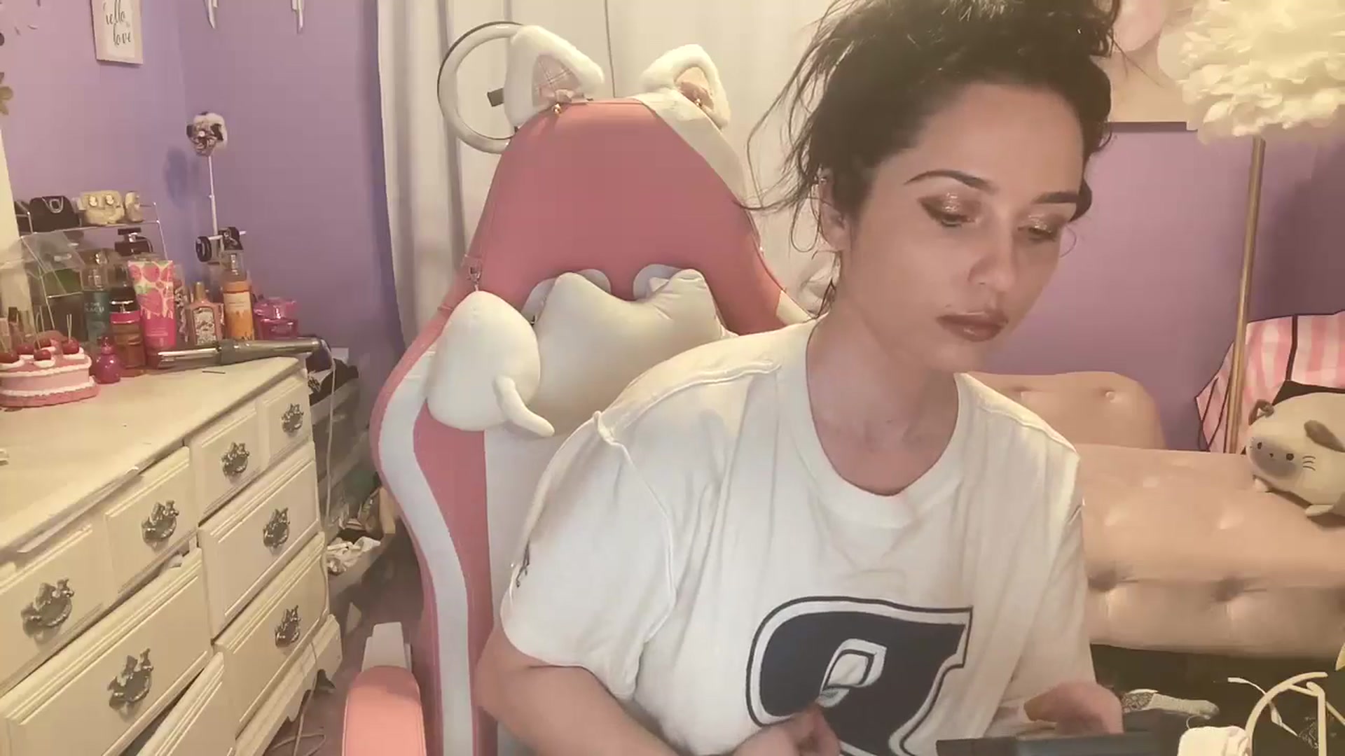 Gallery image thumbnail from Angel_baby124's myfreecams stream on, 09/21/2024, 18:13 image 17 of 20