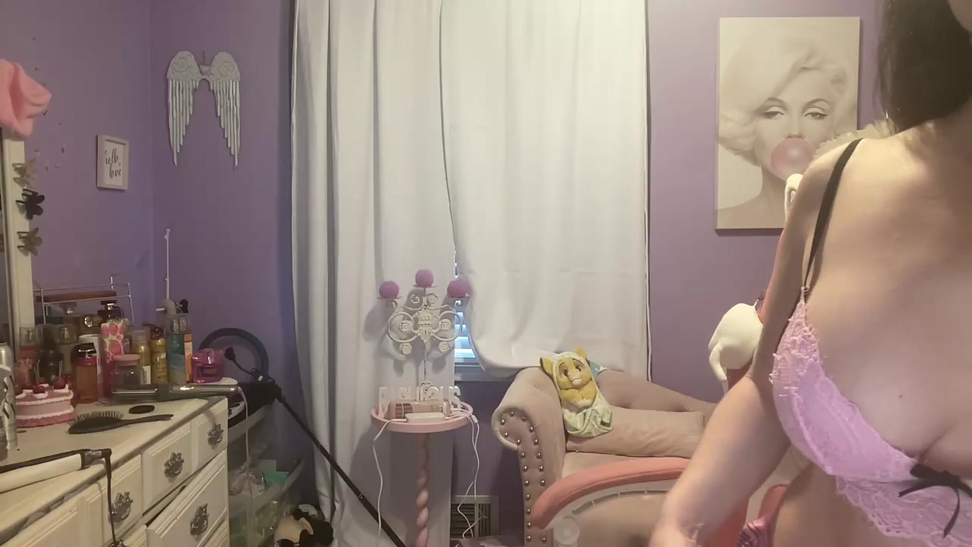 Gallery image thumbnail from Angel_baby124's myfreecams stream on, 10/24/2024, 15:11 image 14 of 20
