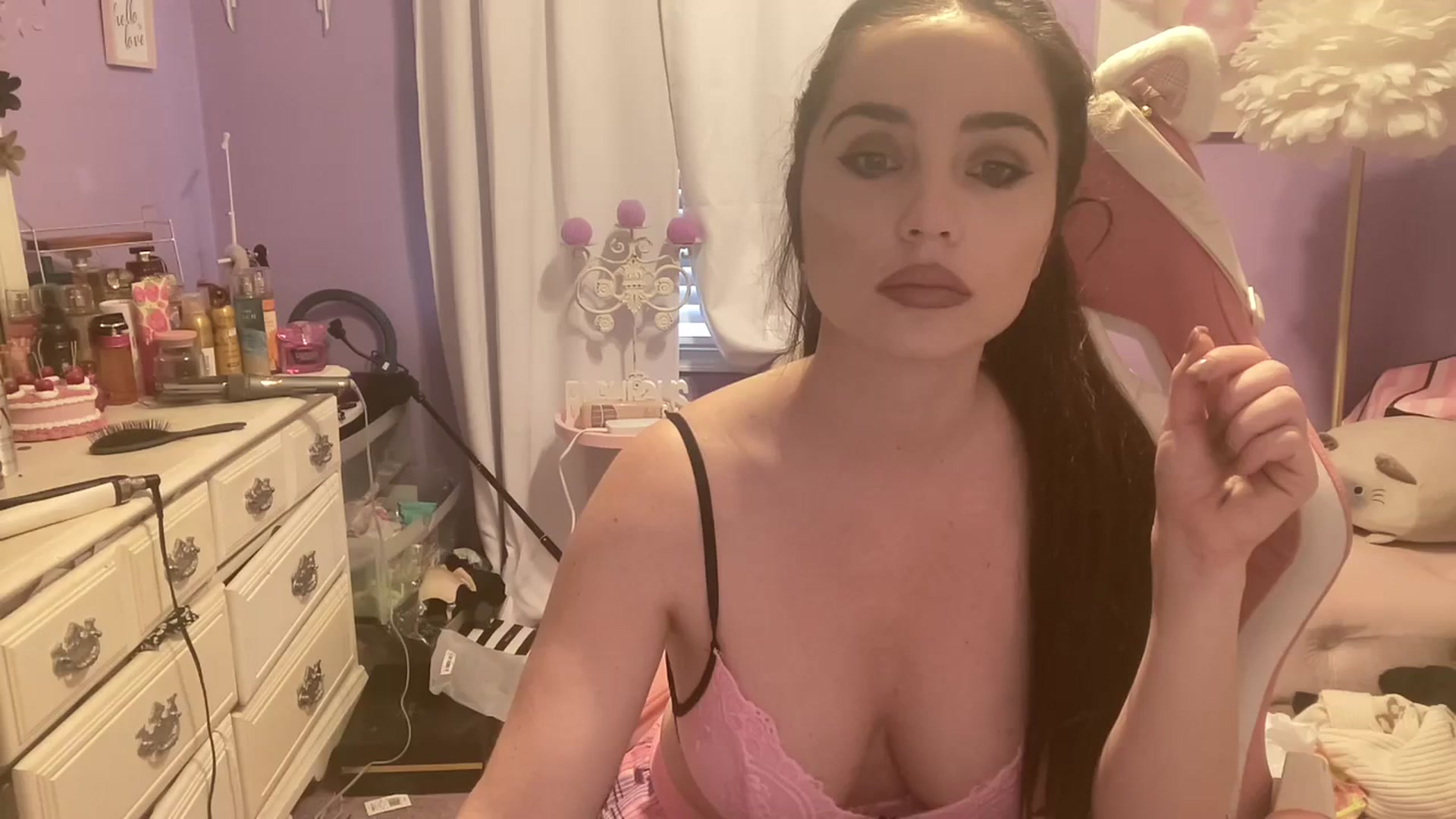 Gallery image thumbnail from Angel_baby124's myfreecams stream on, 10/24/2024, 15:11 image 6 of 20