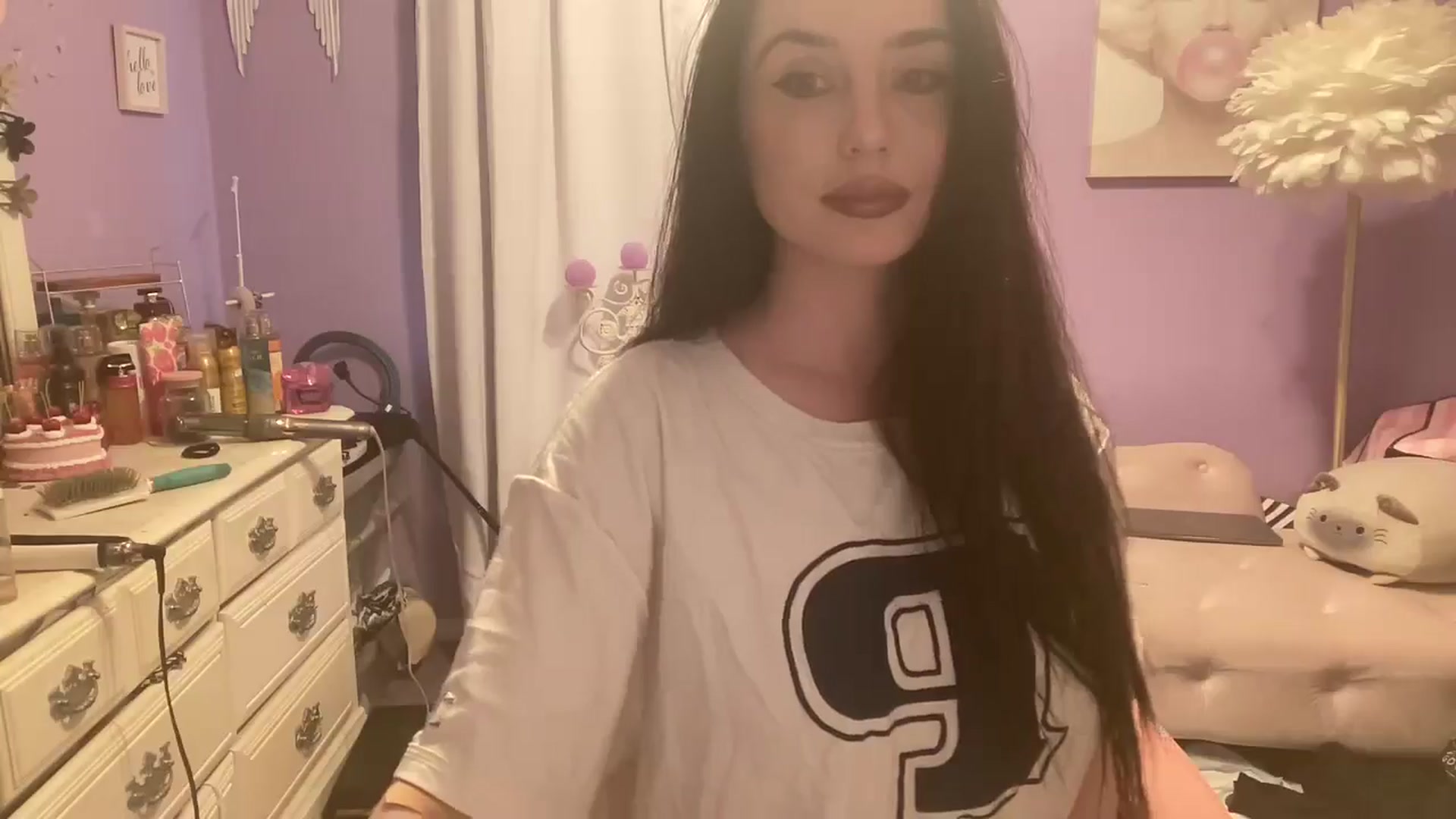 Gallery image thumbnail from Angel_baby124's myfreecams stream on, 10/25/2024, 18:39 image 4 of 20