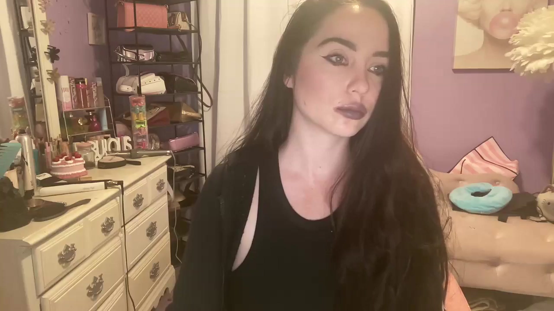 Gallery image thumbnail from Angel_baby124's myfreecams stream on, 10/27/2024, 20:20 image 2 of 20