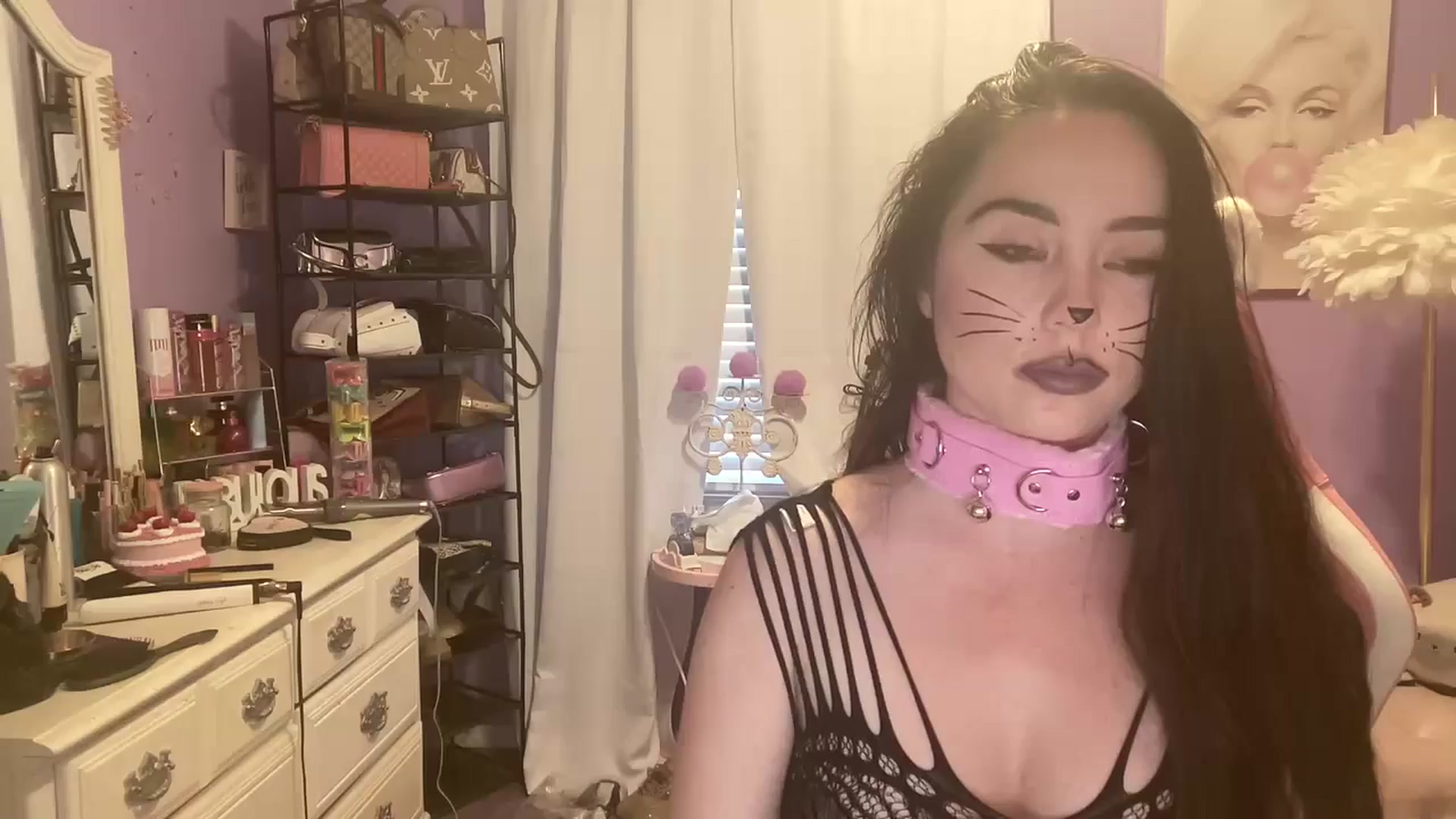 Gallery image thumbnail from Angel_baby124's myfreecams stream on, 10/27/2024, 20:20 image 6 of 20
