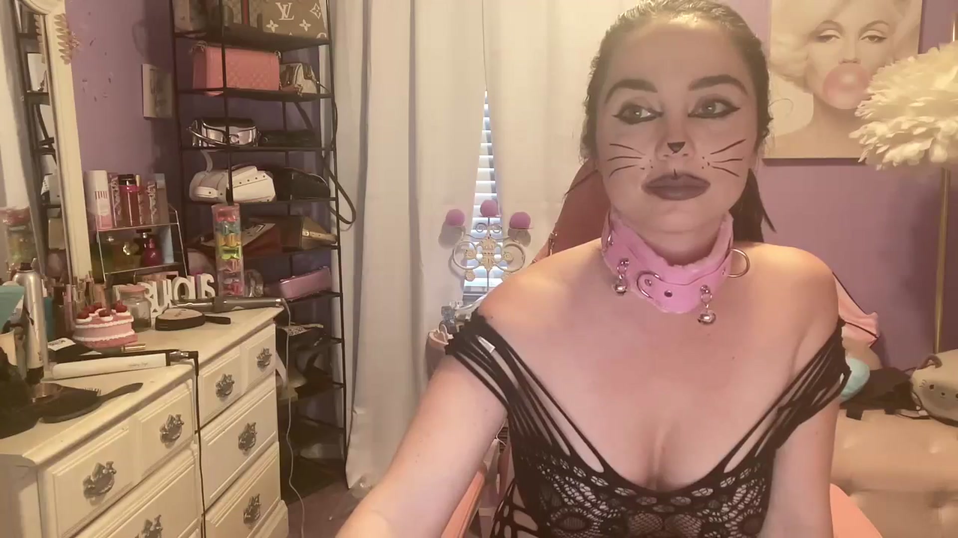 Gallery image thumbnail from Angel_baby124's myfreecams stream on, 10/27/2024, 20:20 image 8 of 20