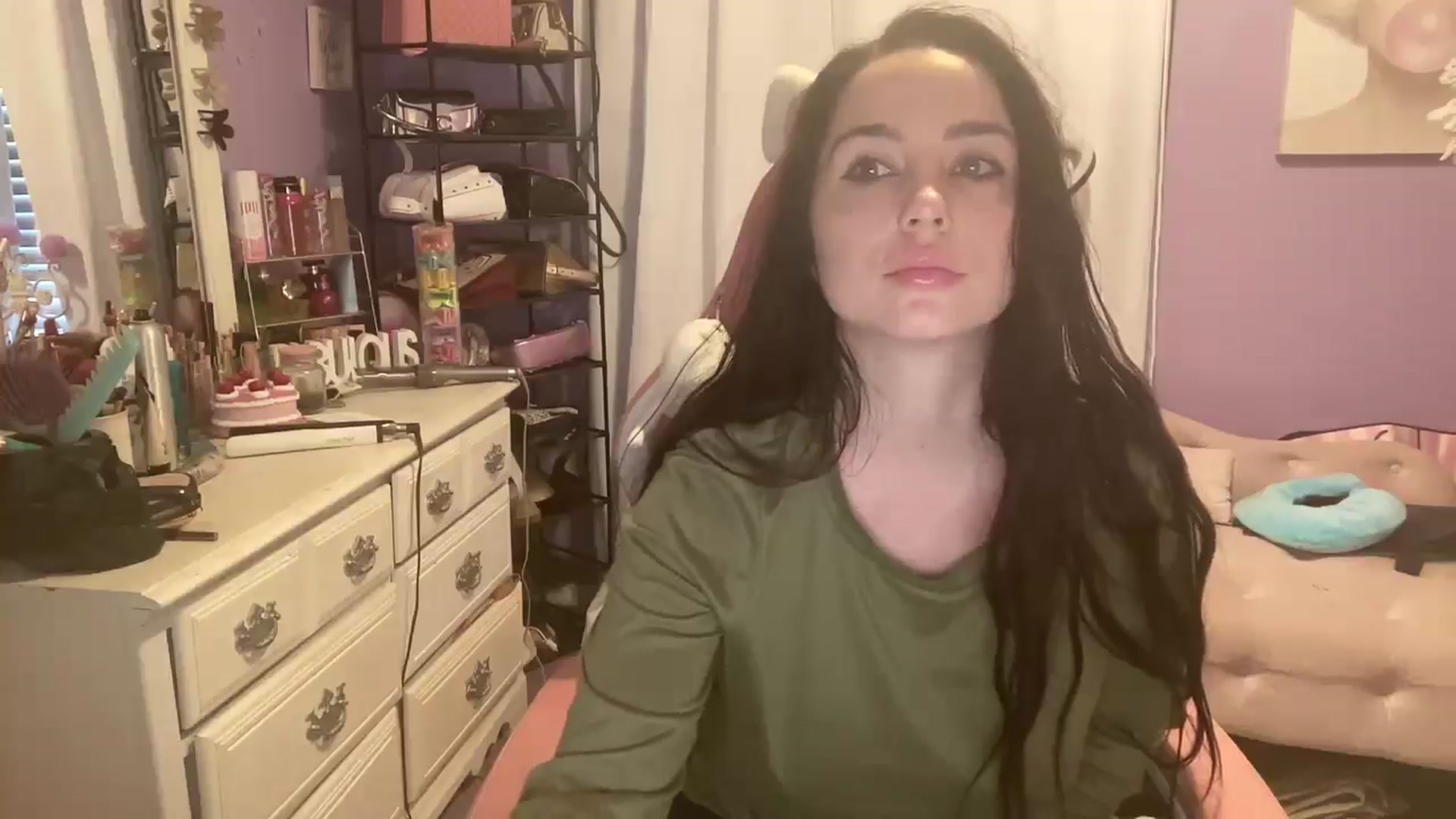 Gallery image thumbnail from Angel_baby124's myfreecams stream on, 10/28/2024, 15:29 image 2 of 20